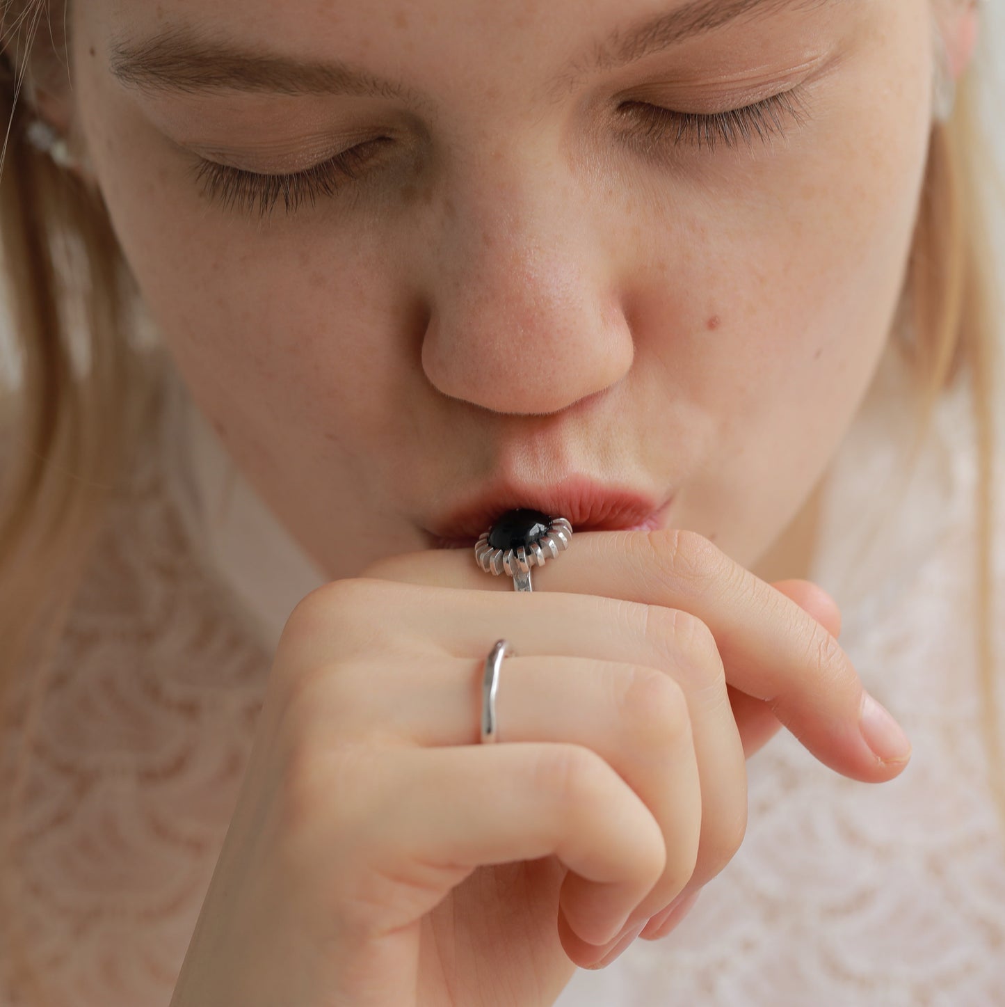 Flower Onyx Ring
