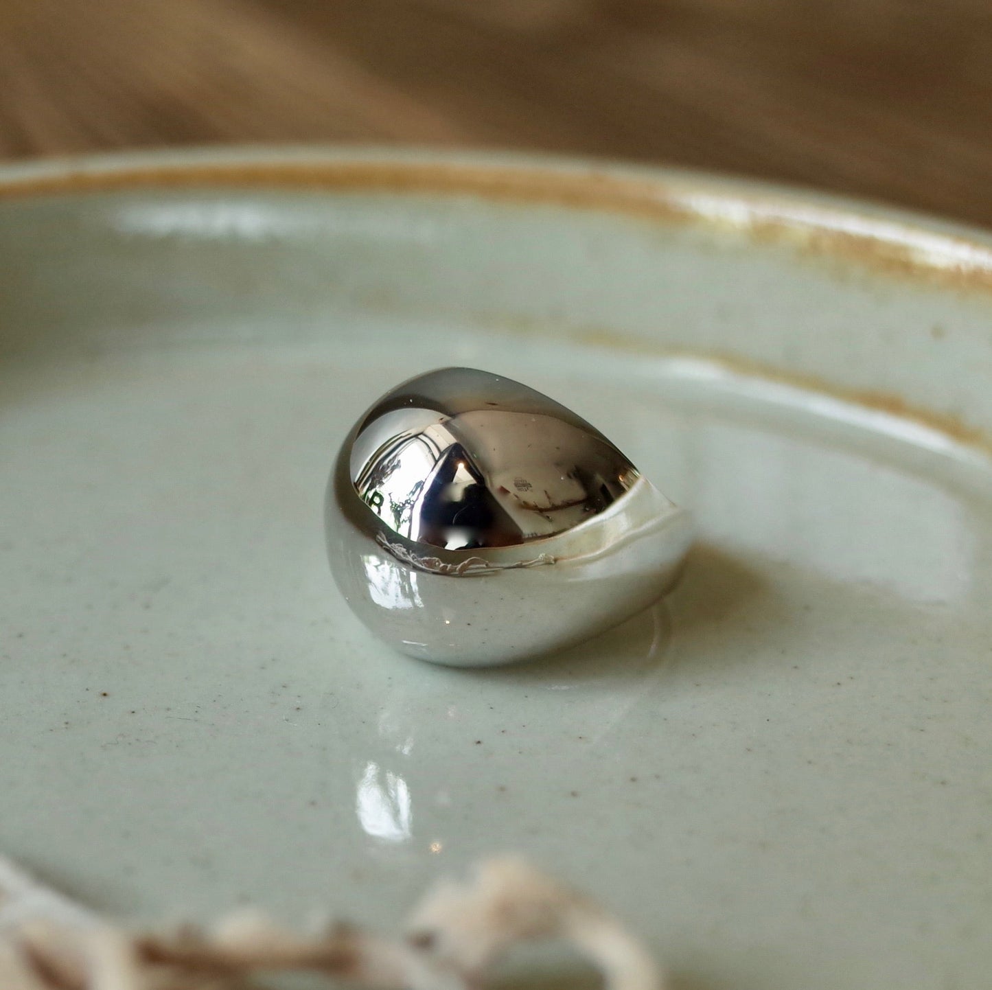 Small Round Shell Ring
