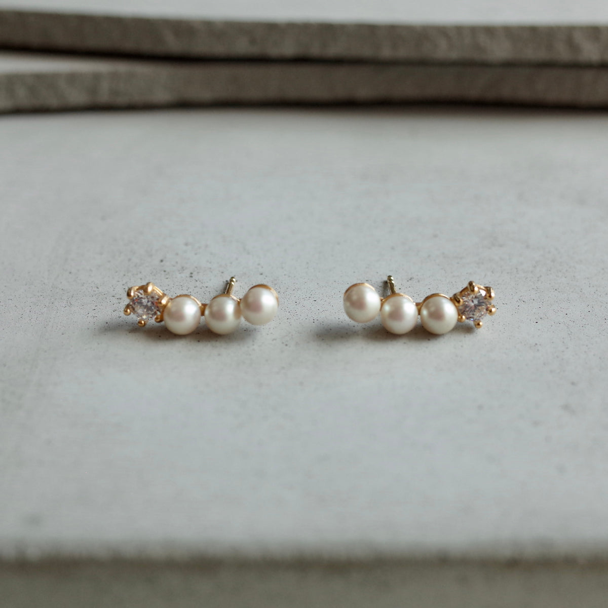 Follow Medium Pearl Pierce ピアス - warmth