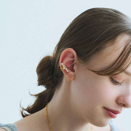 Wavy Pearl Ear Cuff