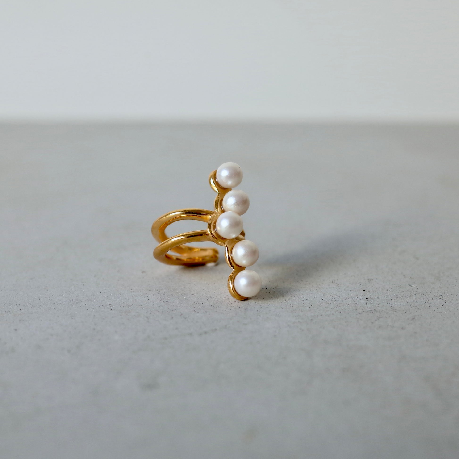 Wavy Pearl Ear Cuff
