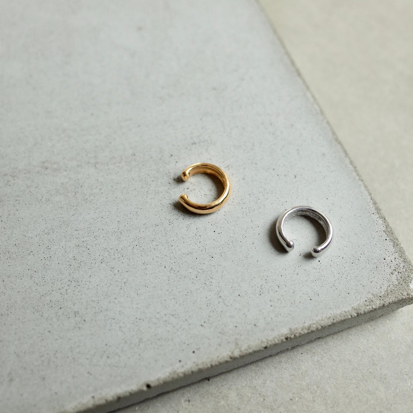 Solid Helix Ear Cuff