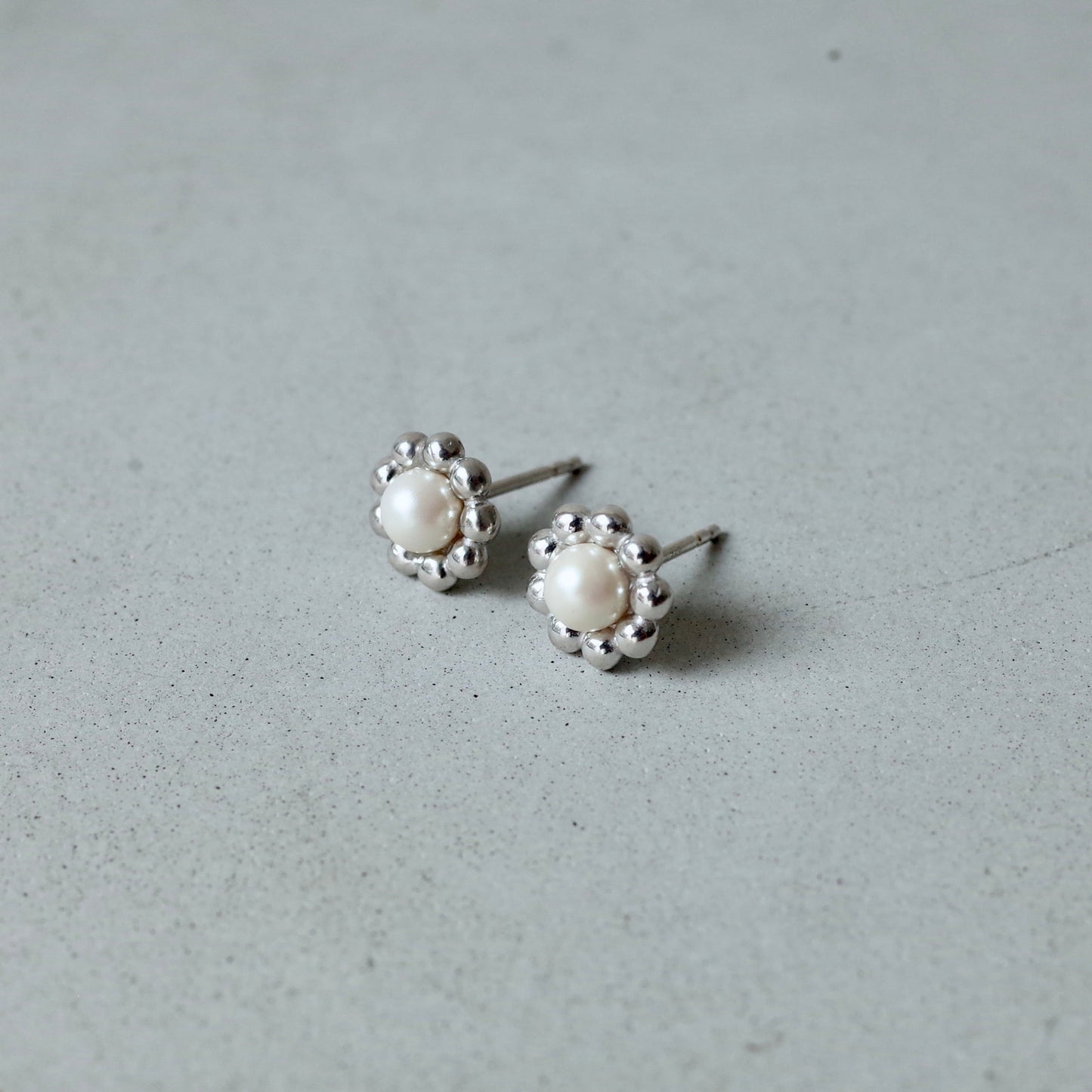 Flower Pearl Pierce