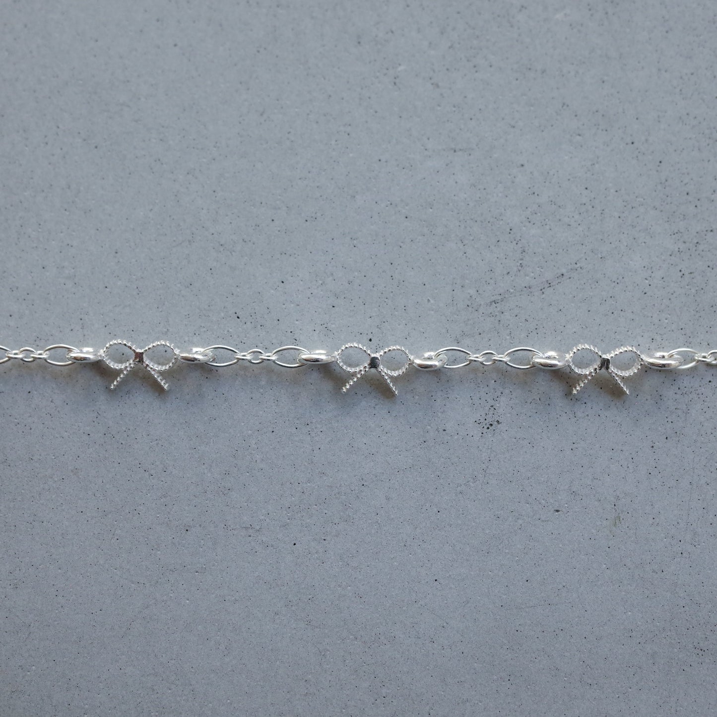 Ribbon Chain Bracelet