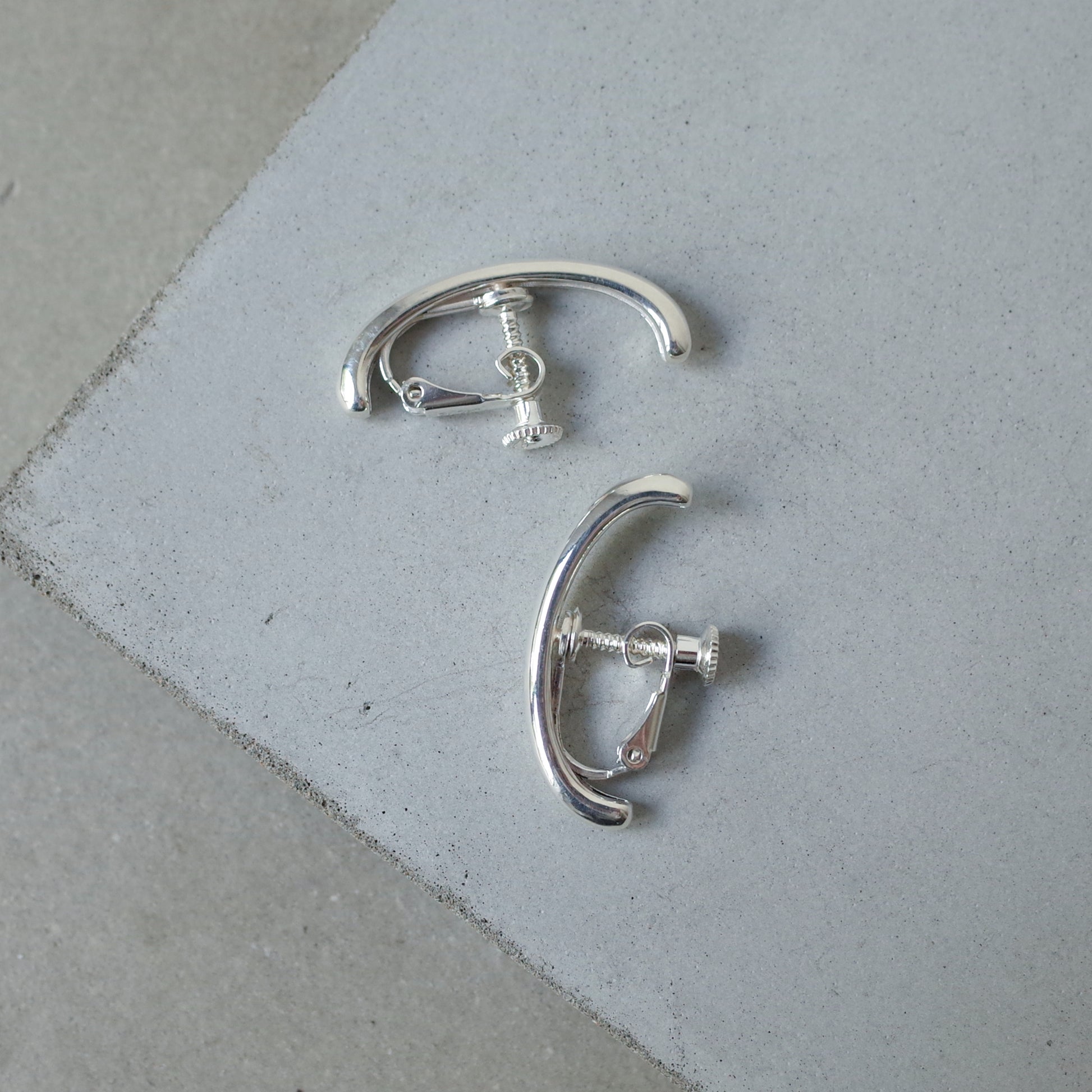 Smooth Arc Earring