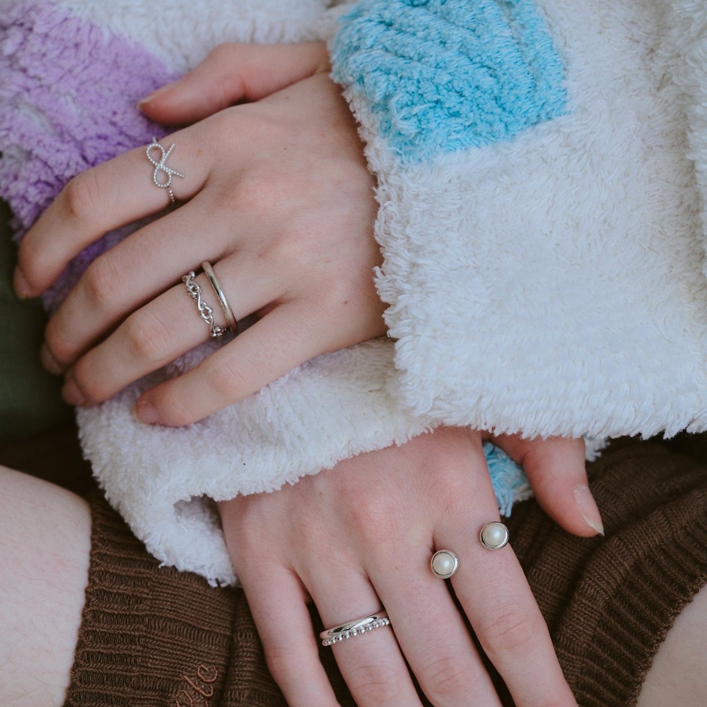 Ball Ribbon Ring