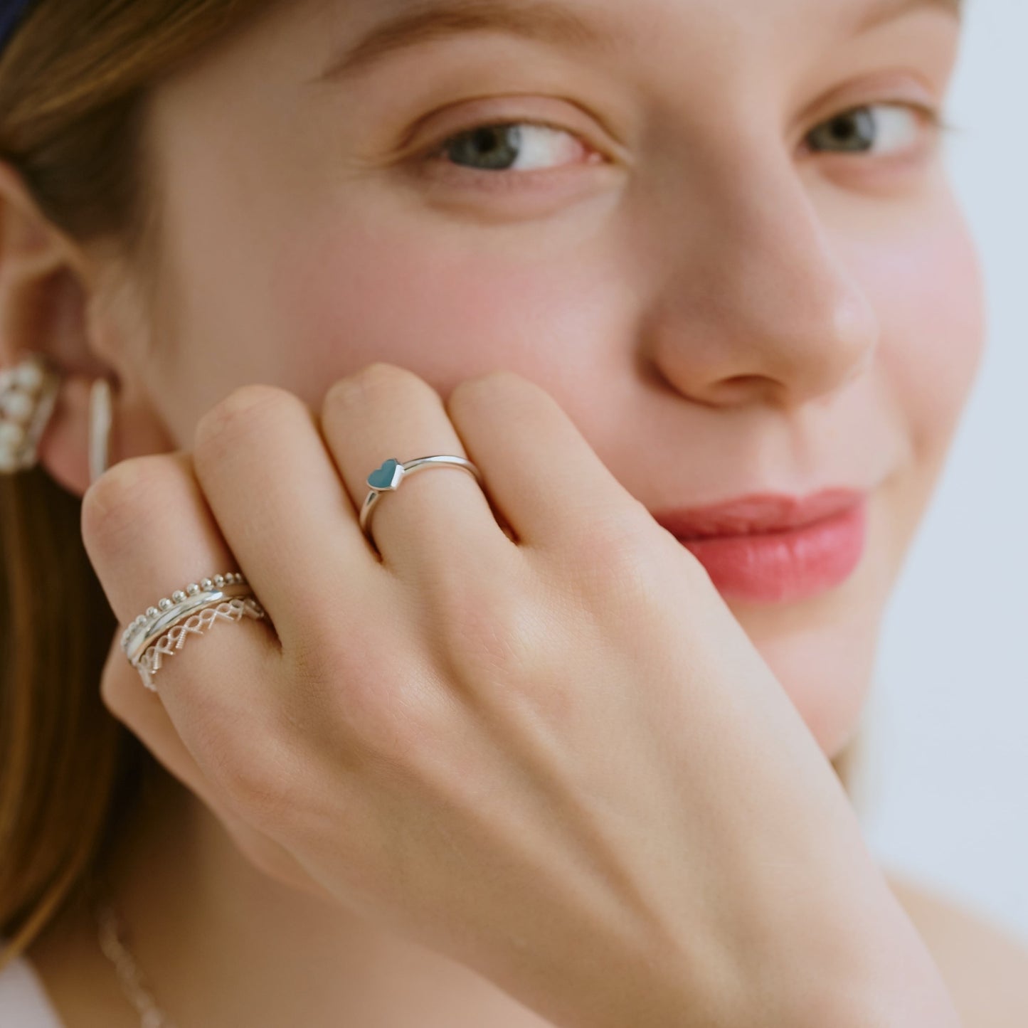 Tiny Ball Ribbon Ring