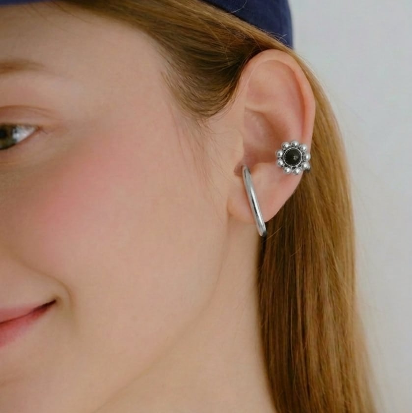 Flower Onyx Ear Cuff
