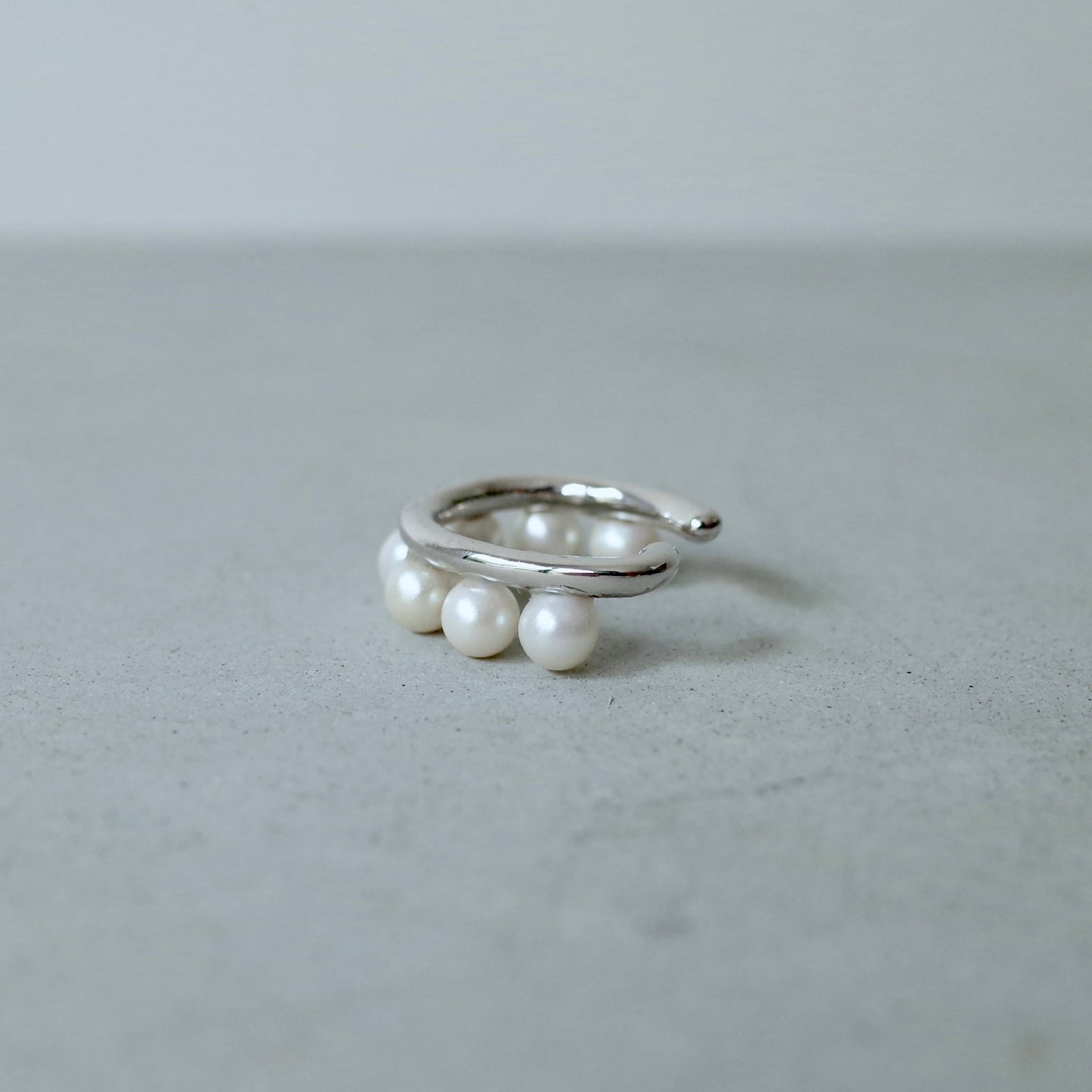 Orbit Pearl Ear Cuff (Siver)