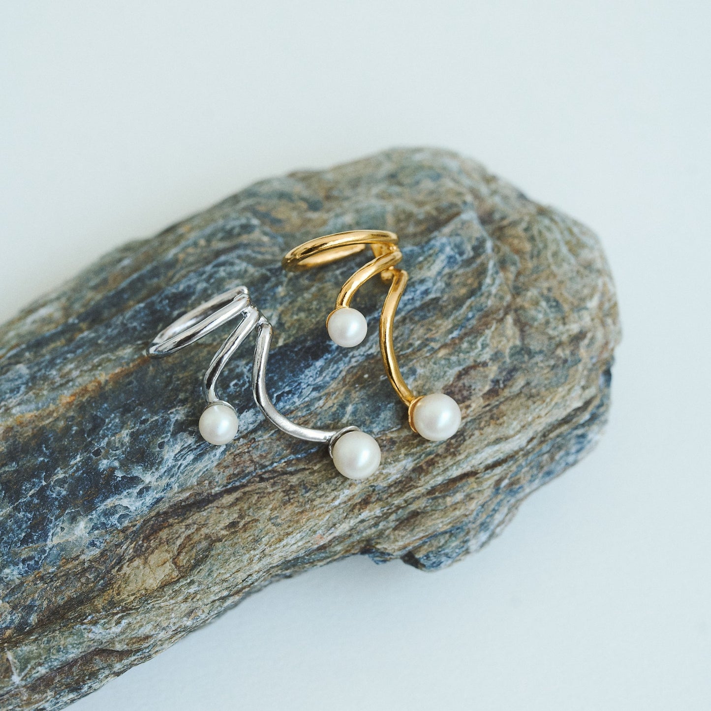 Ripple Pearl Ear Cuff