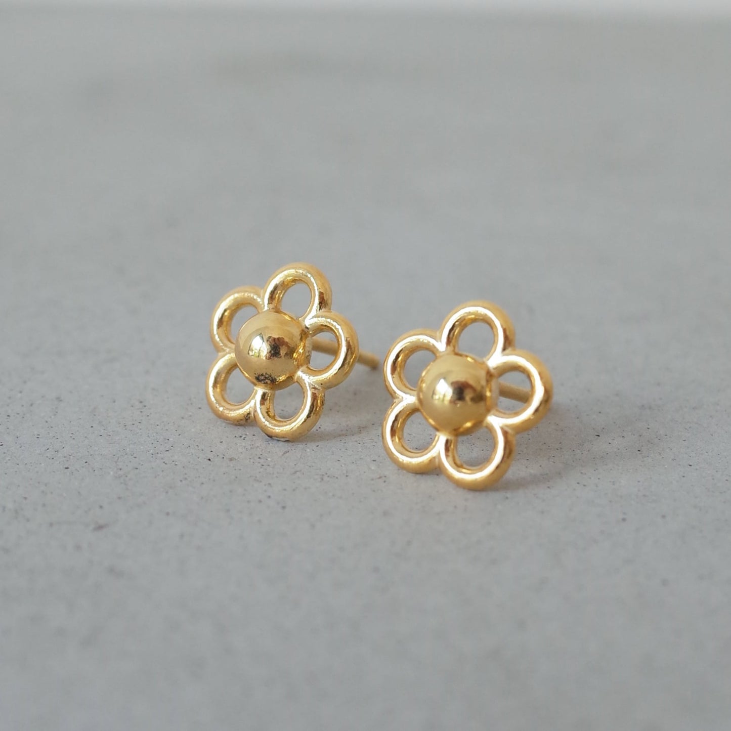 Openwork Flower Pierce