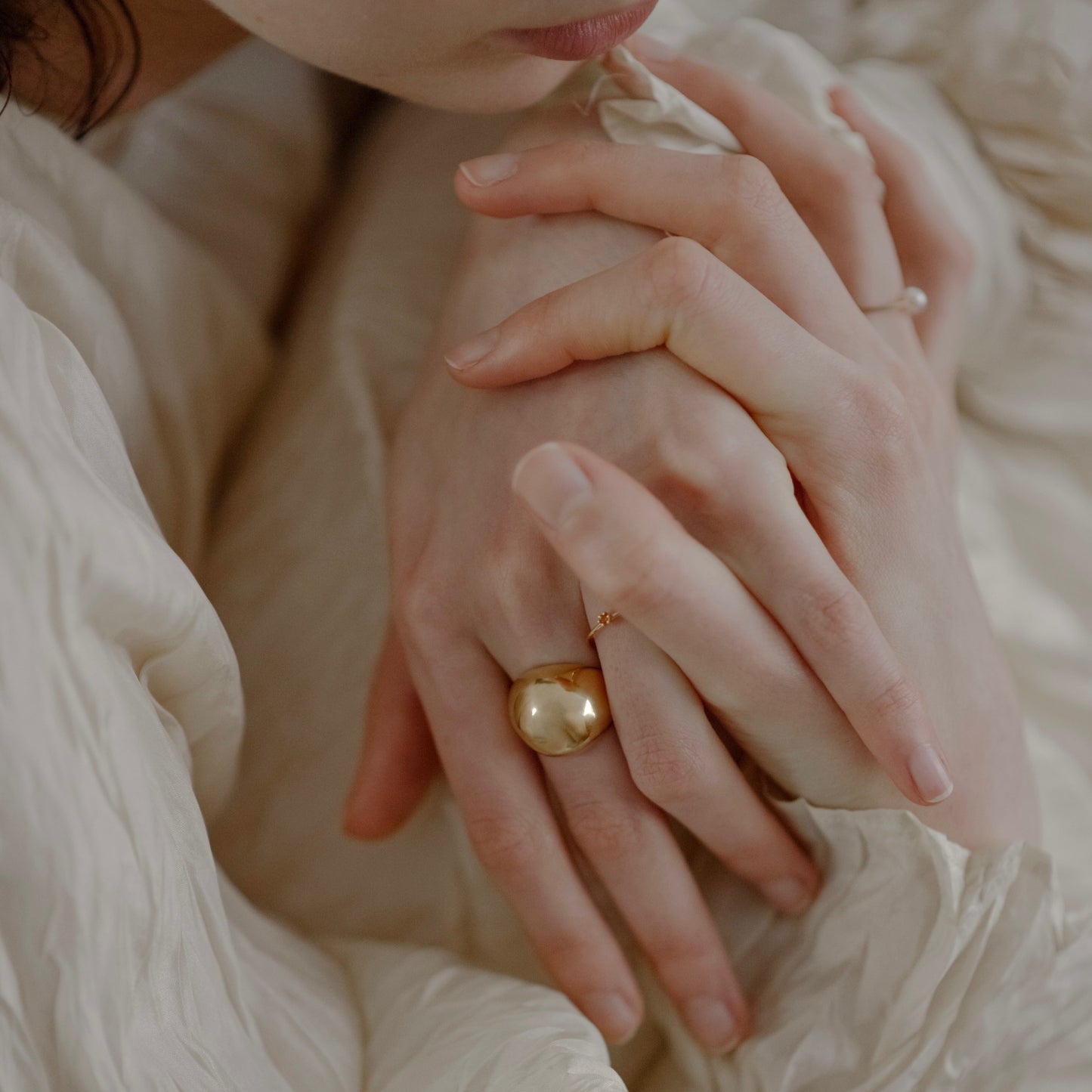 Small Round Shell Ring