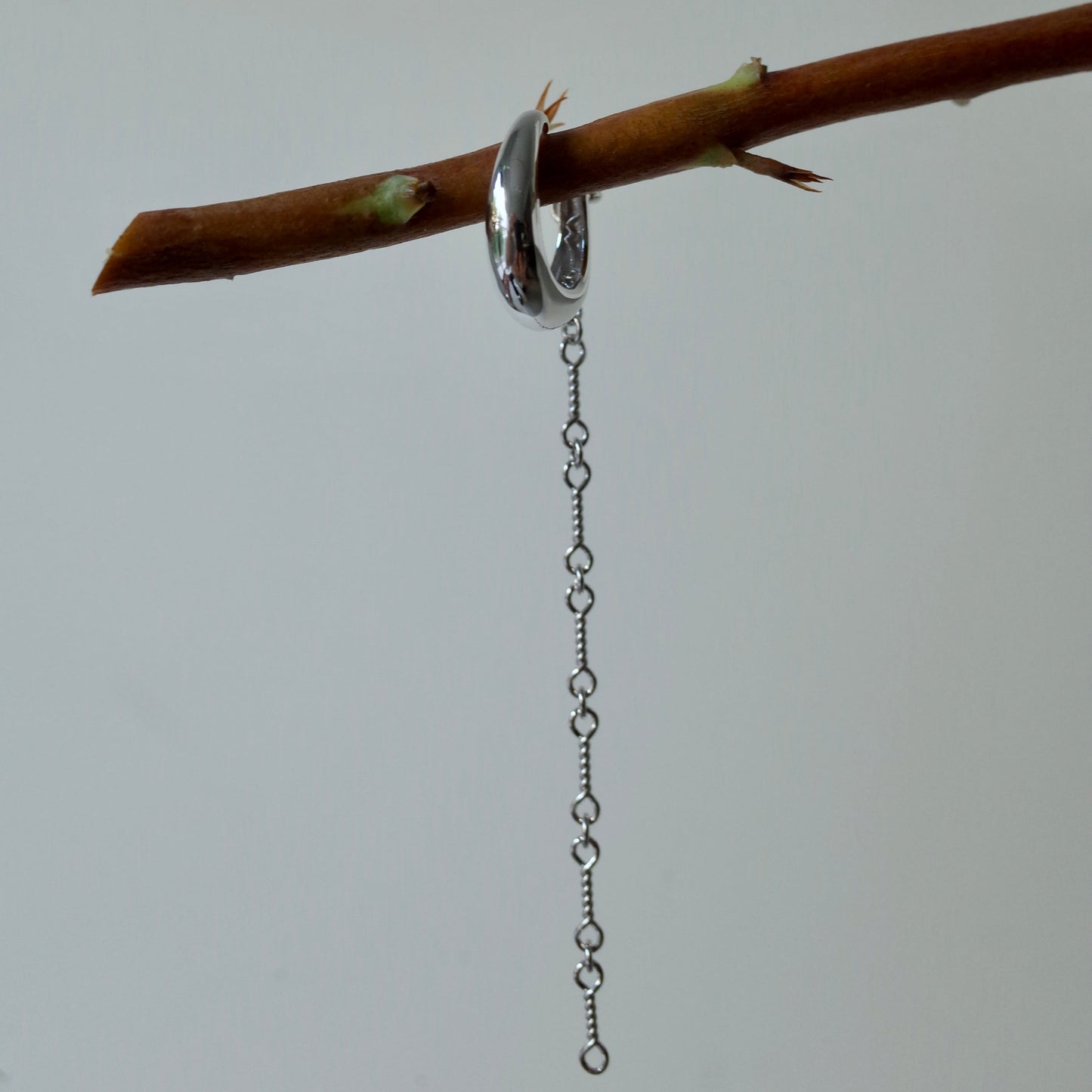 Drop HangChain Ear Cuff