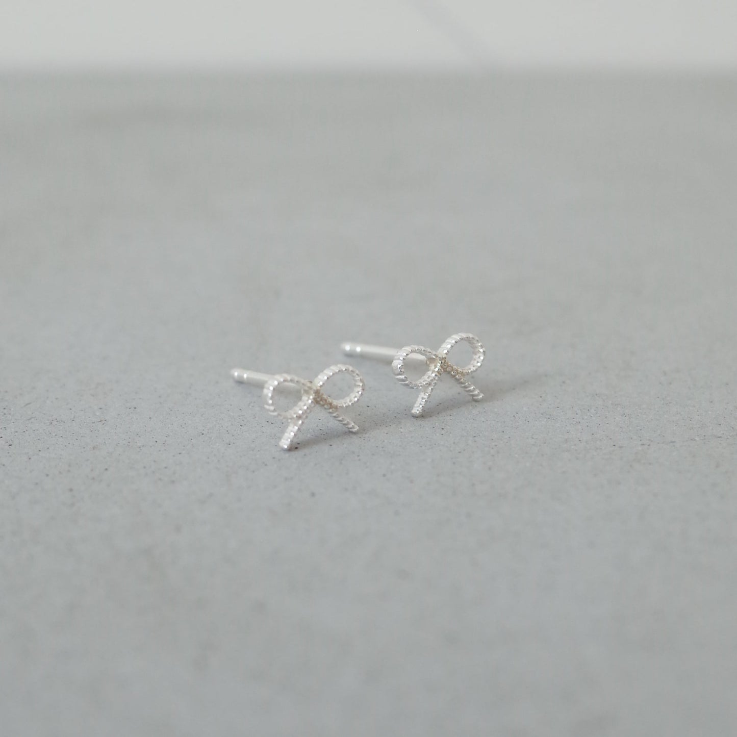Tiny Ball Ribbon Pierce