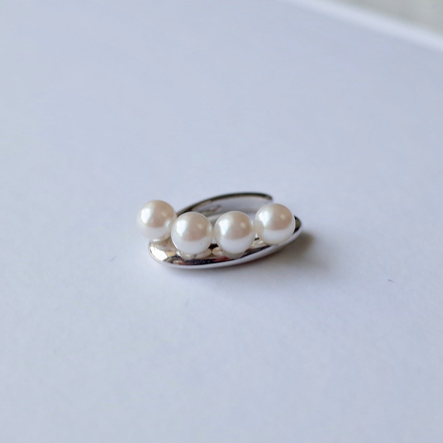 Quad Pearl HawkClaw Ear Cuff