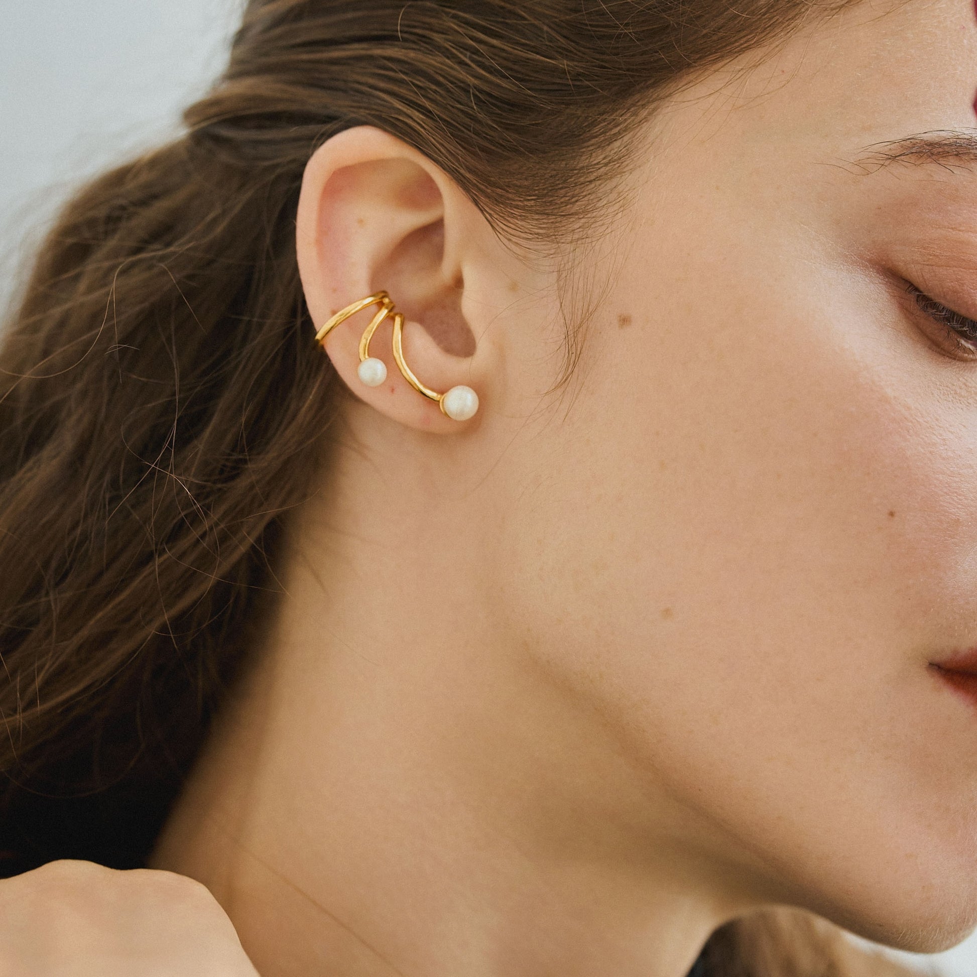 Ripple Pearl Ear Cuff