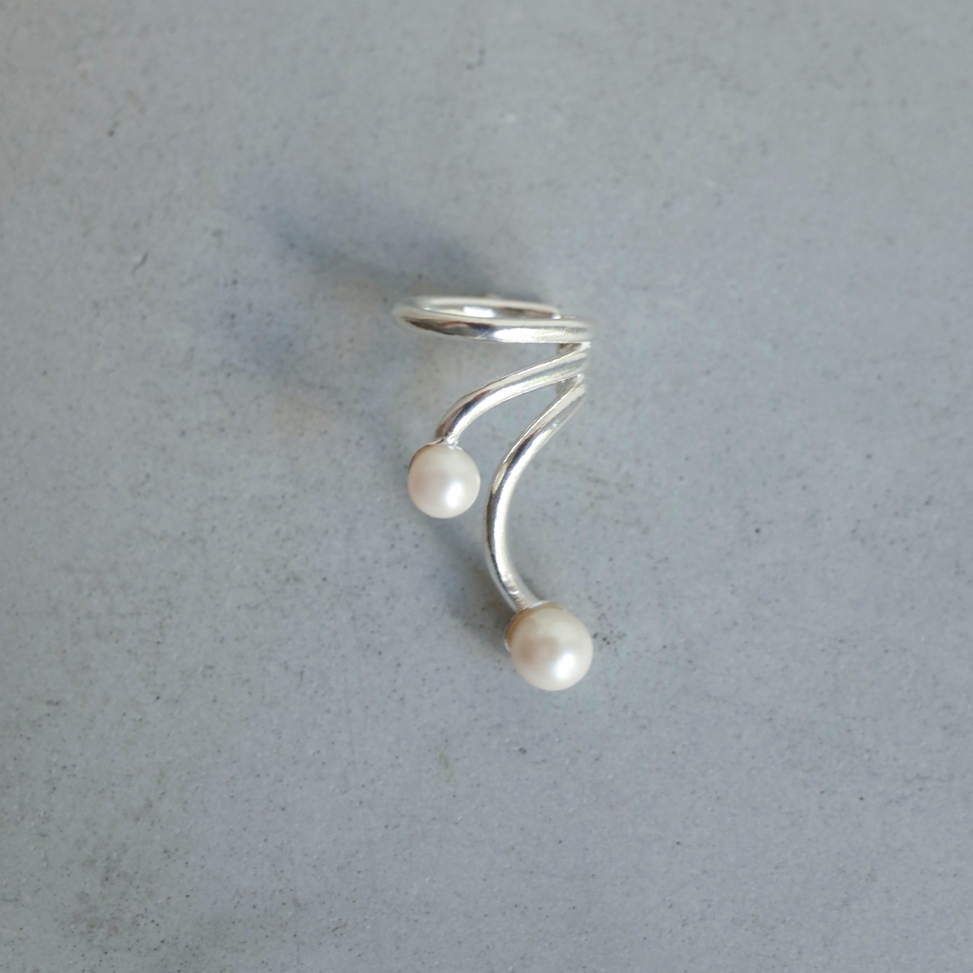 Ripple Pearl Ear Cuff