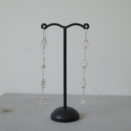 Ribbon Chain Pierce
