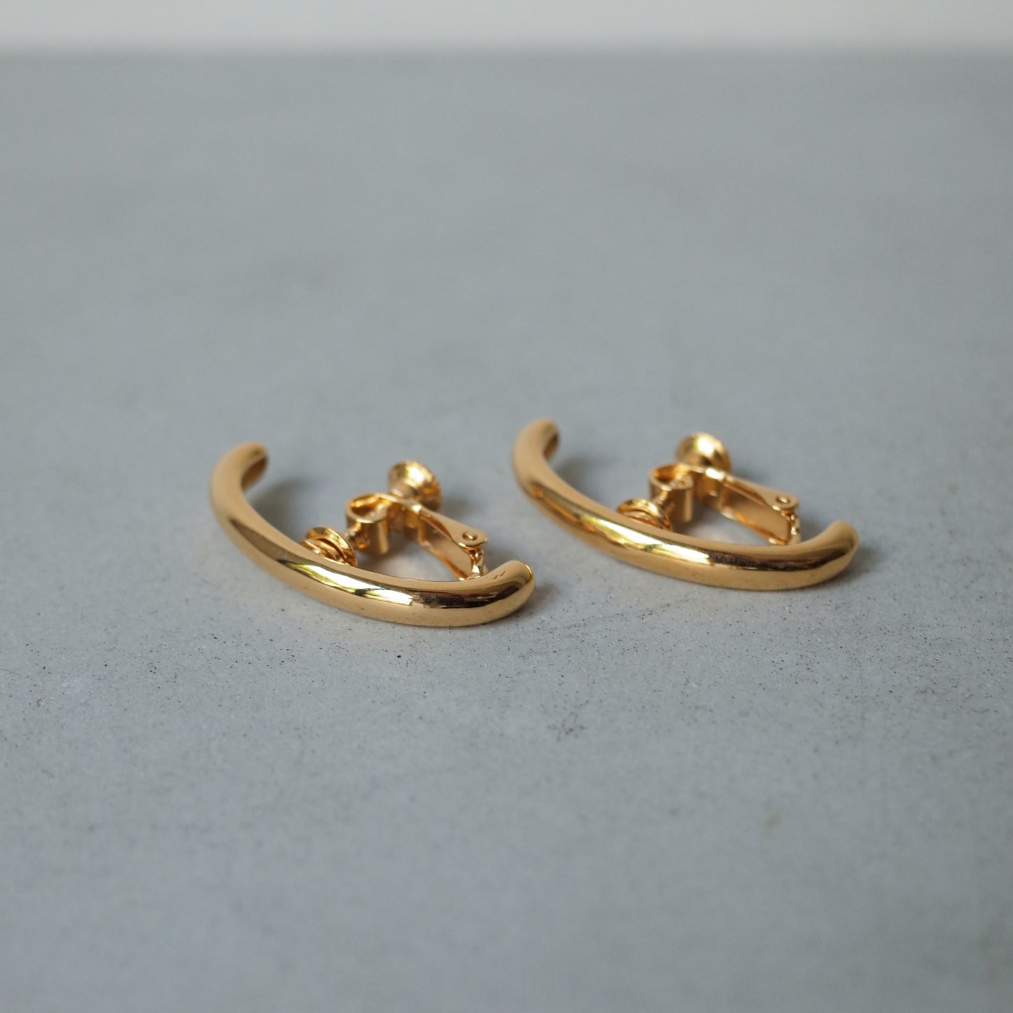 Smooth Arc Earring