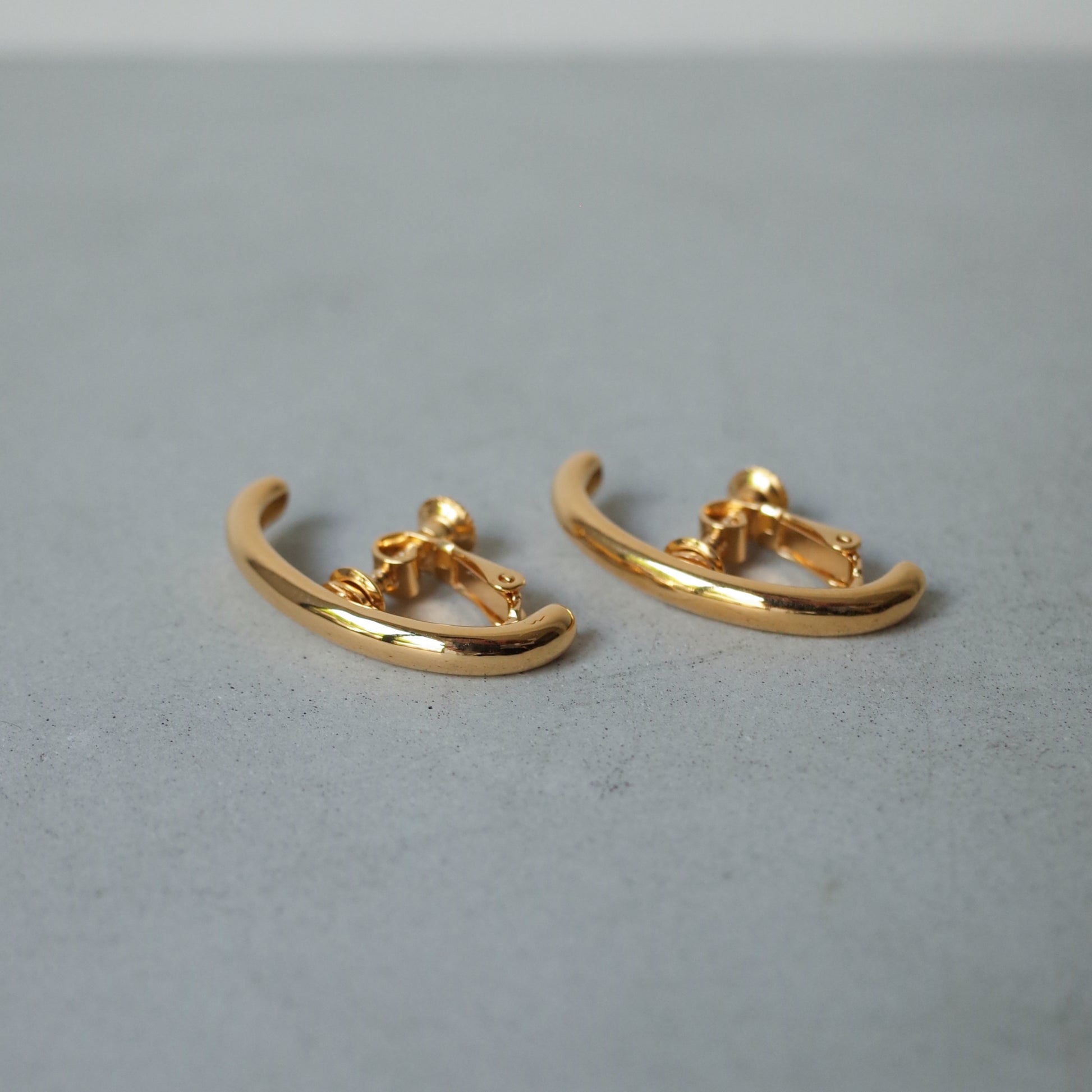 Smooth Arc Earring