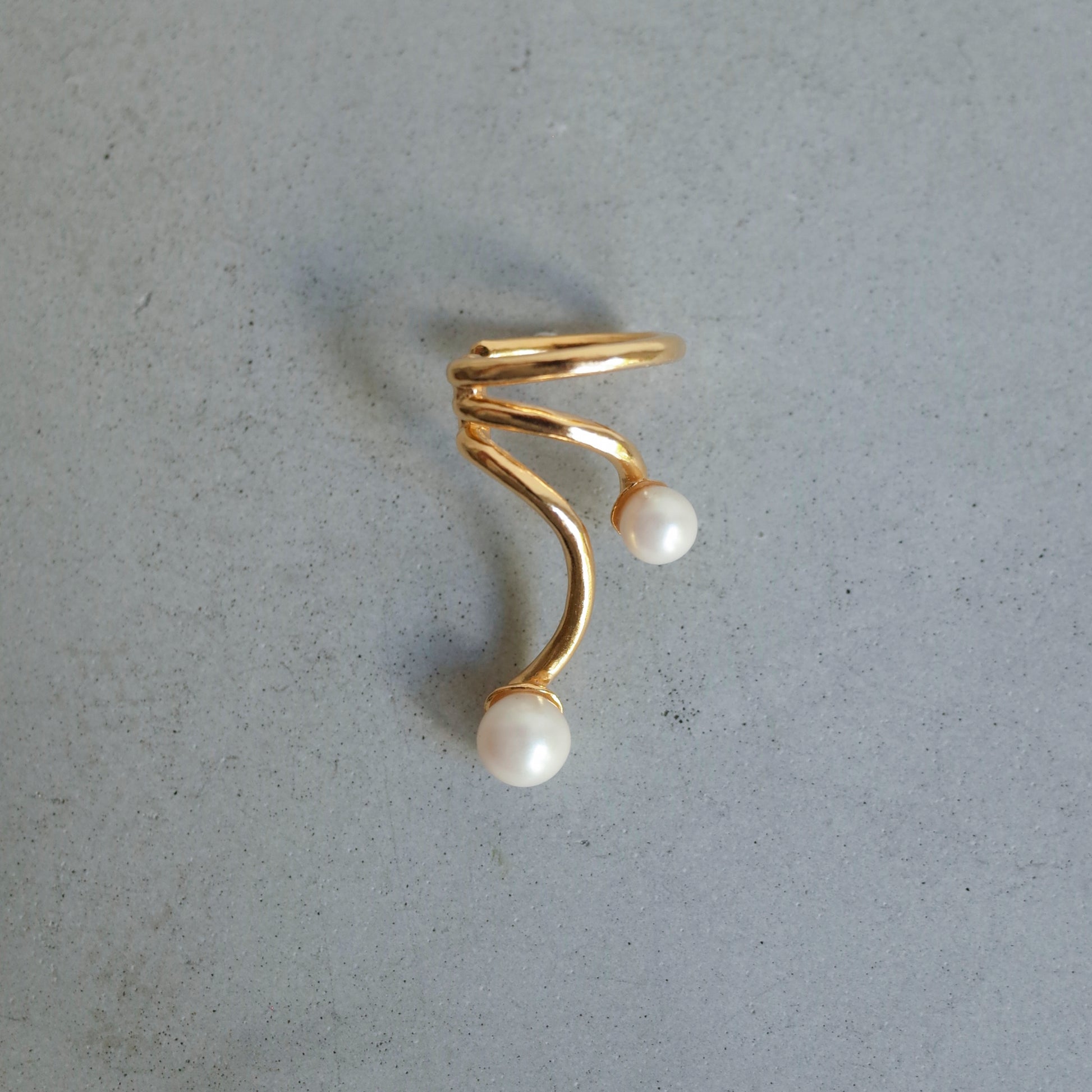 Ripple Pearl Ear Cuff