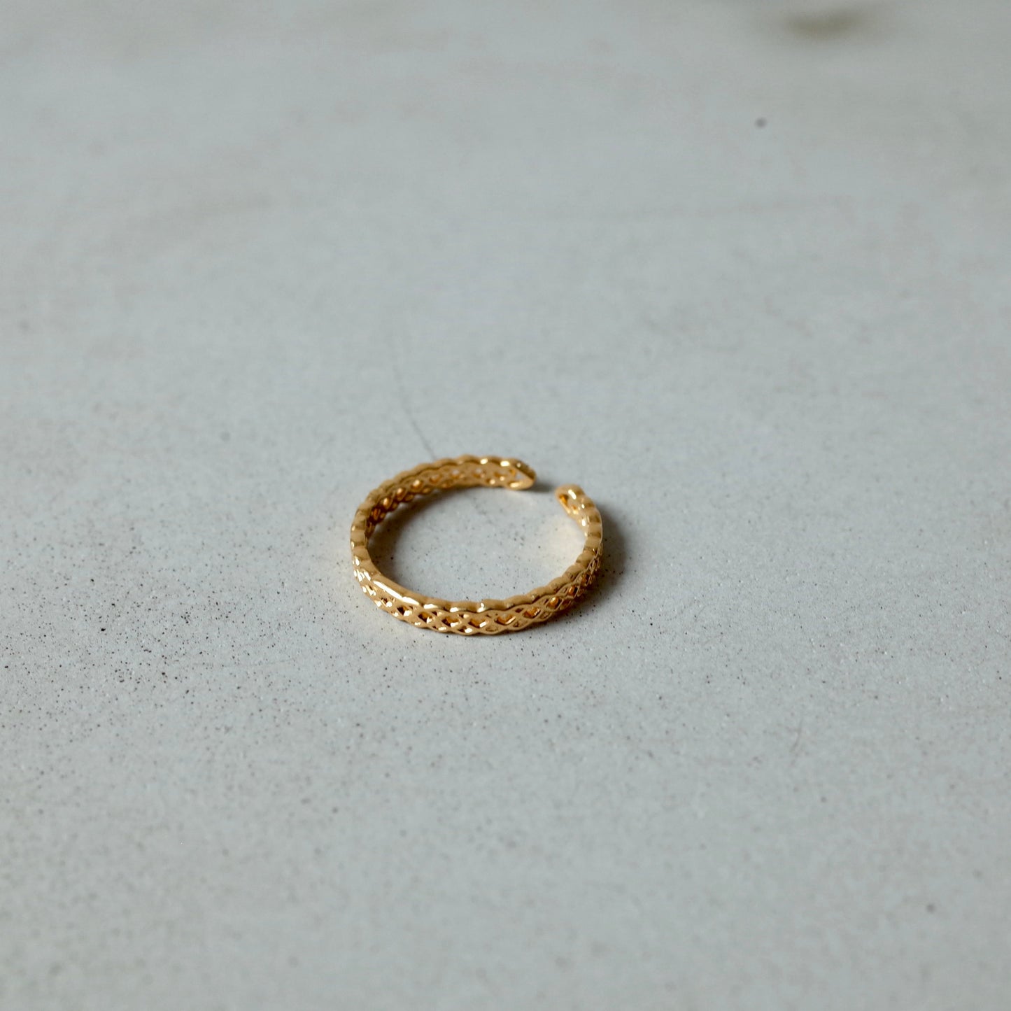 Narrow Continuous Cross Ring