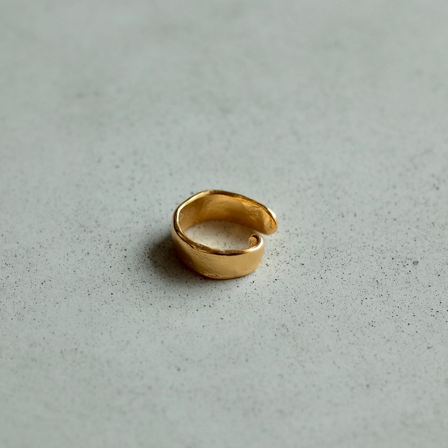 Mid Rough Plate Ear Cuff