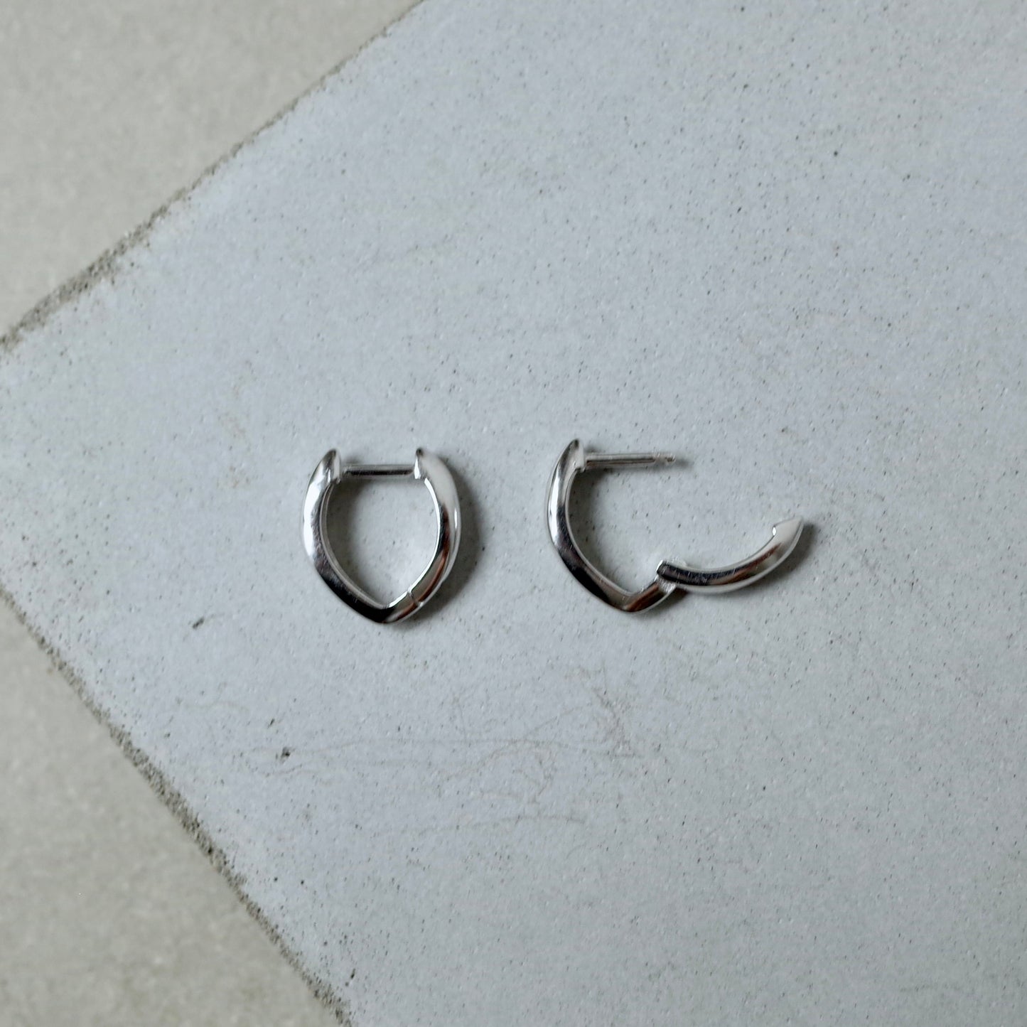 Shuttle Shape Pierce