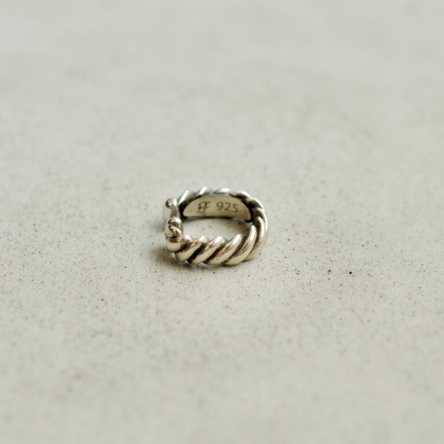 Thick Twist Ear Cuff