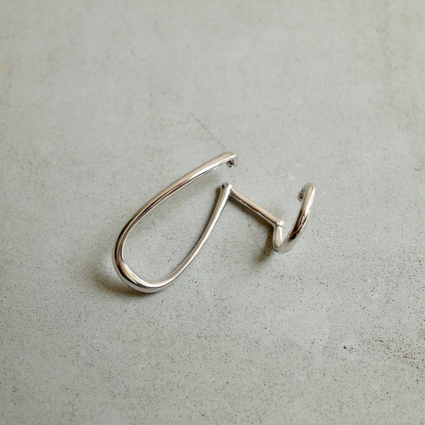 Hook&Drop Ear Cuff