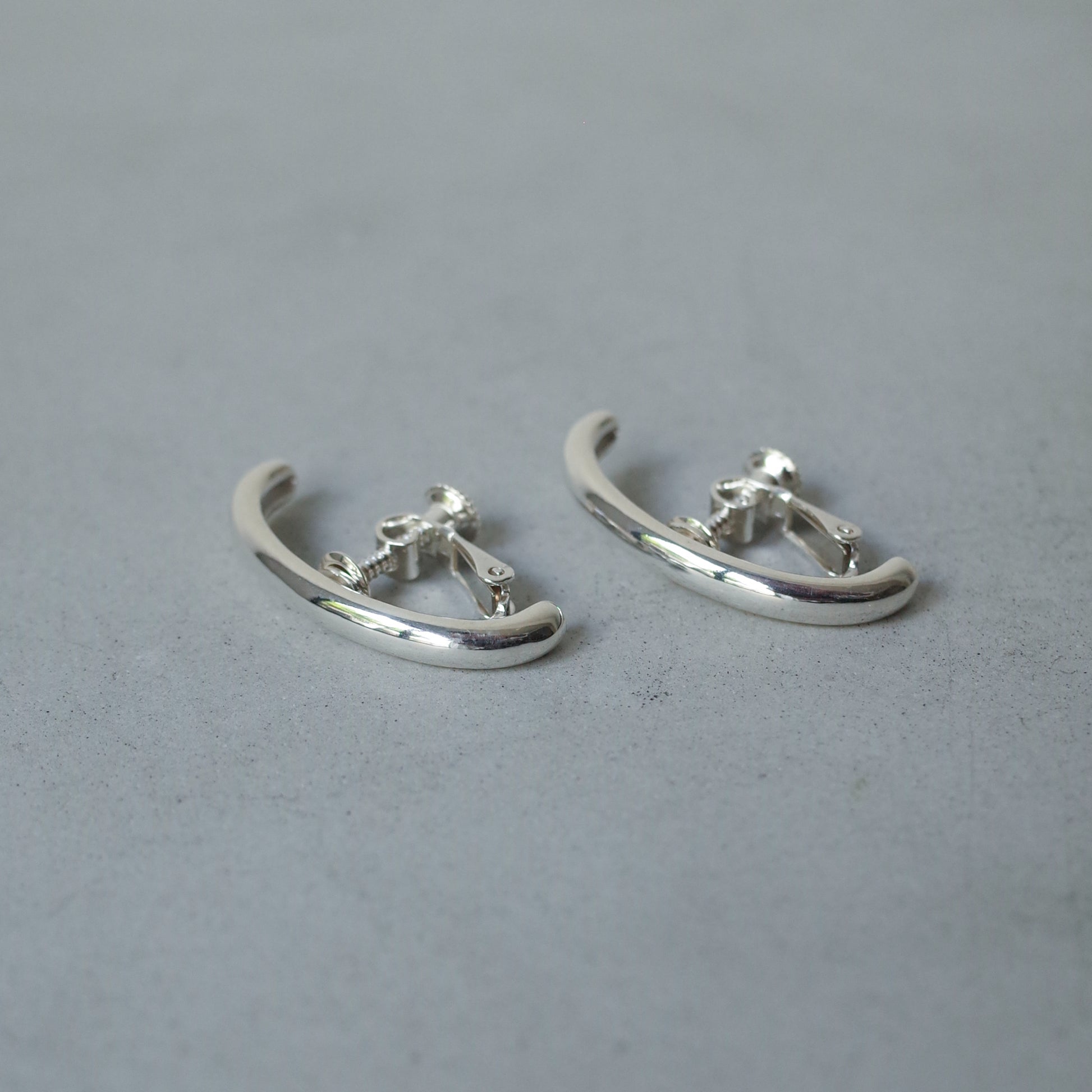 Smooth Arc Earring