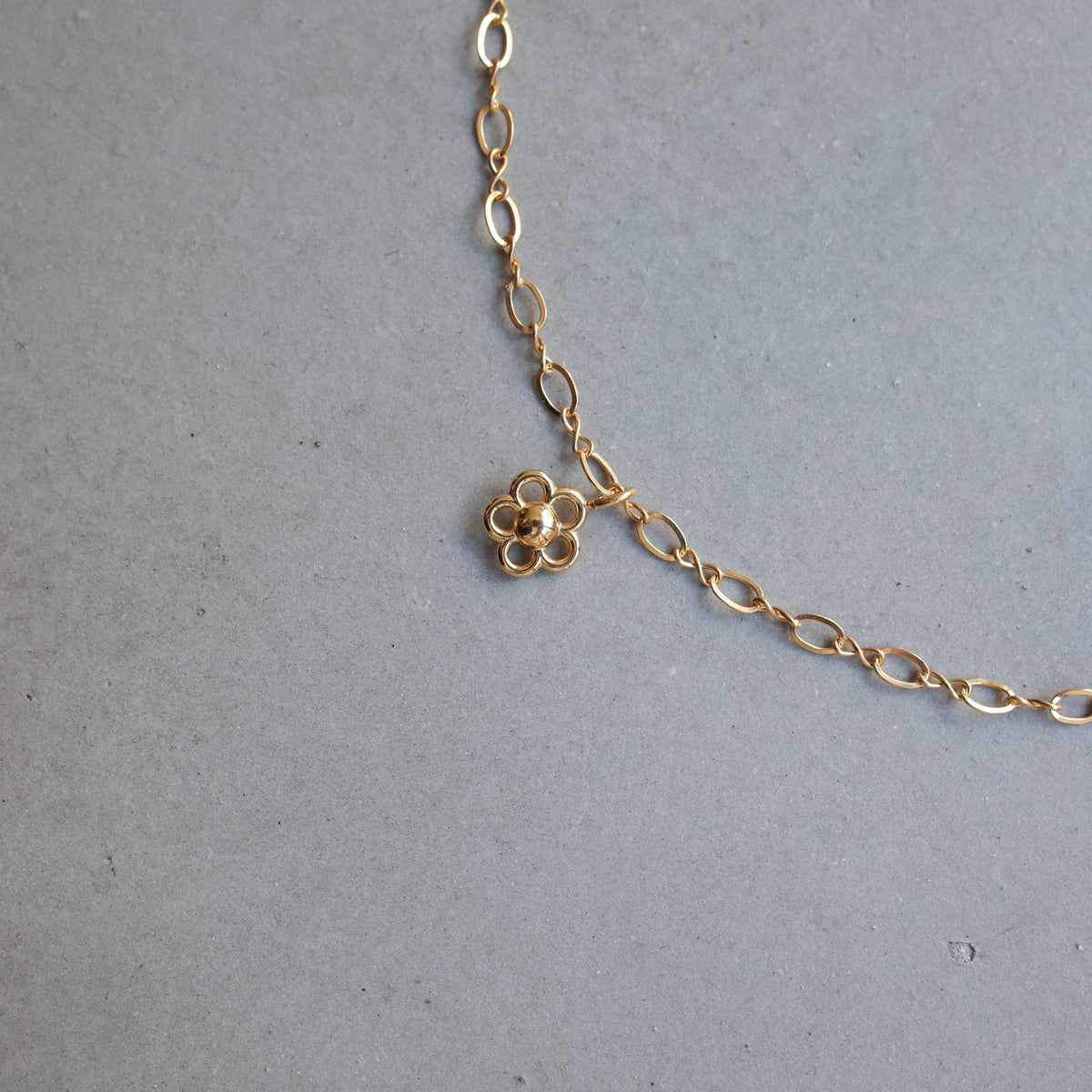 Openwork Flower Pendant（ゴールド） ネックレス - warmth