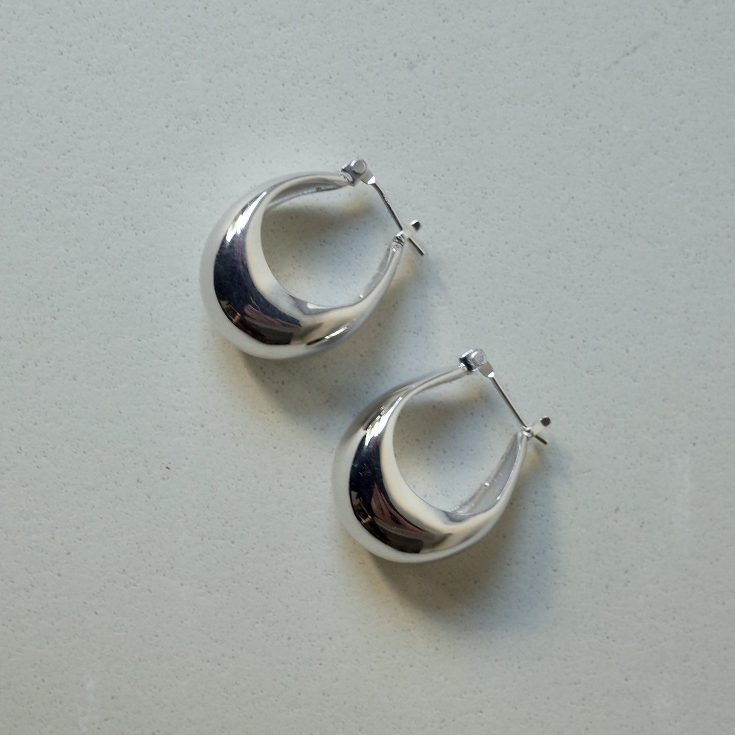 Aubergine Pierce