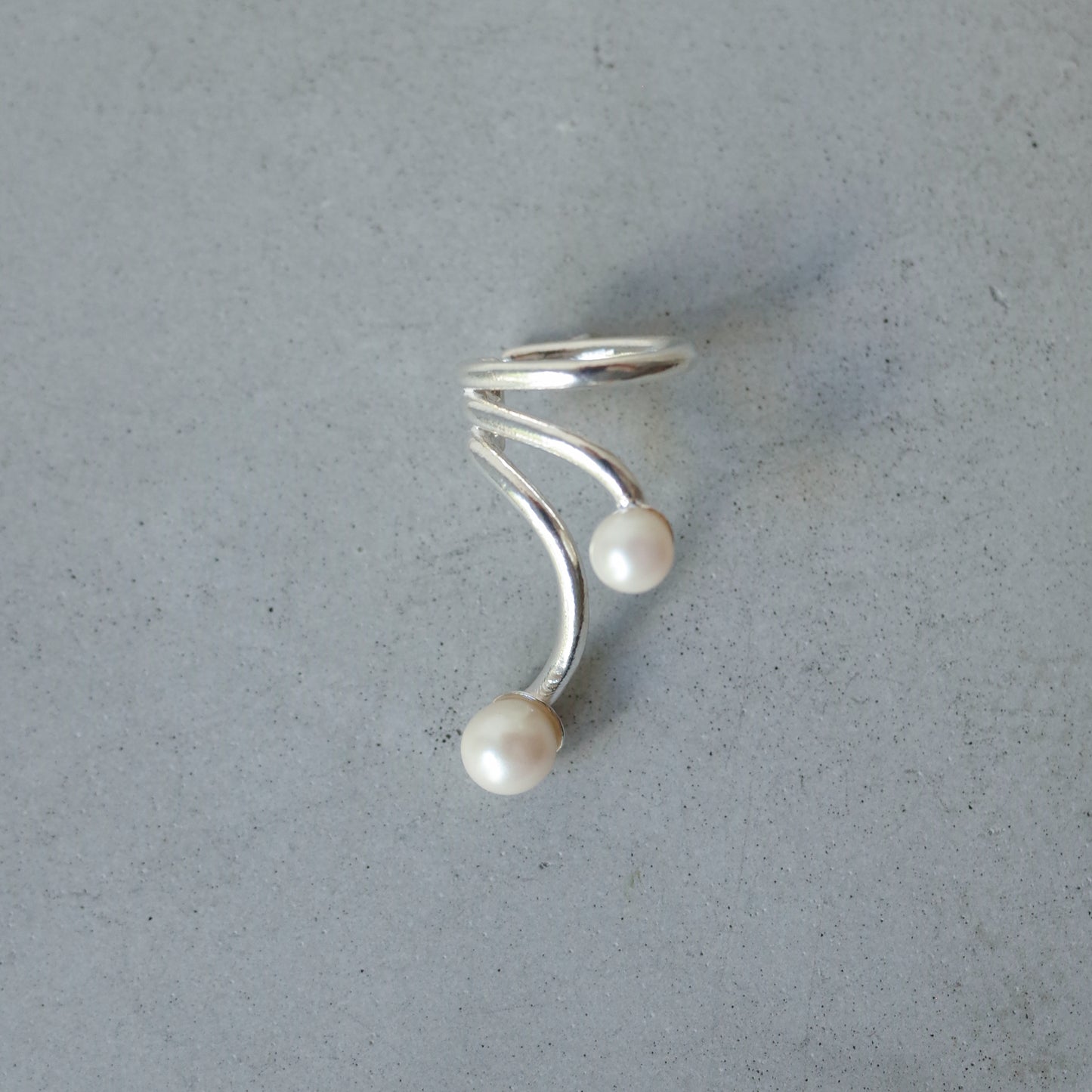Ripple Pearl Ear Cuff