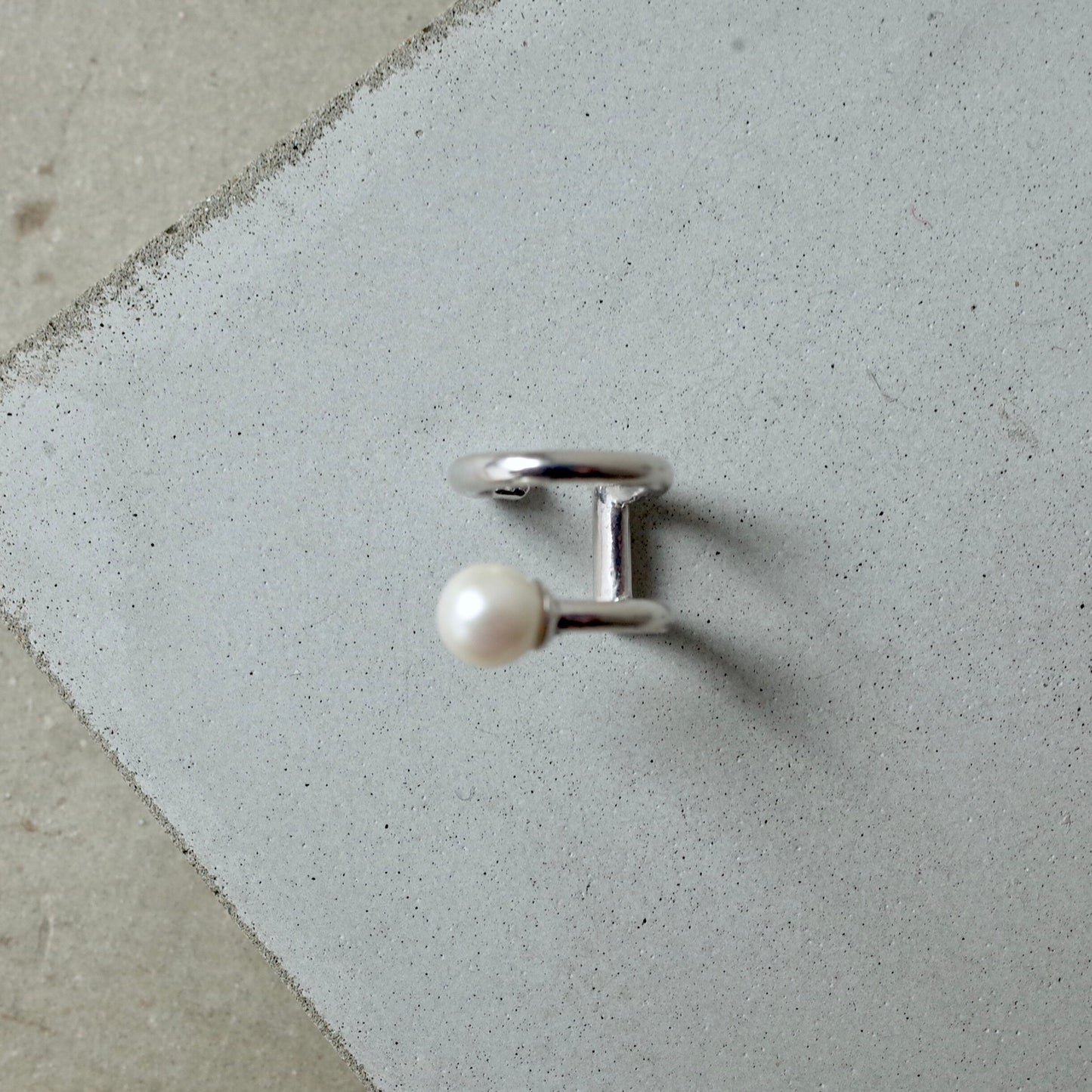 Earlobe Pearl Ear Cuff (Double)