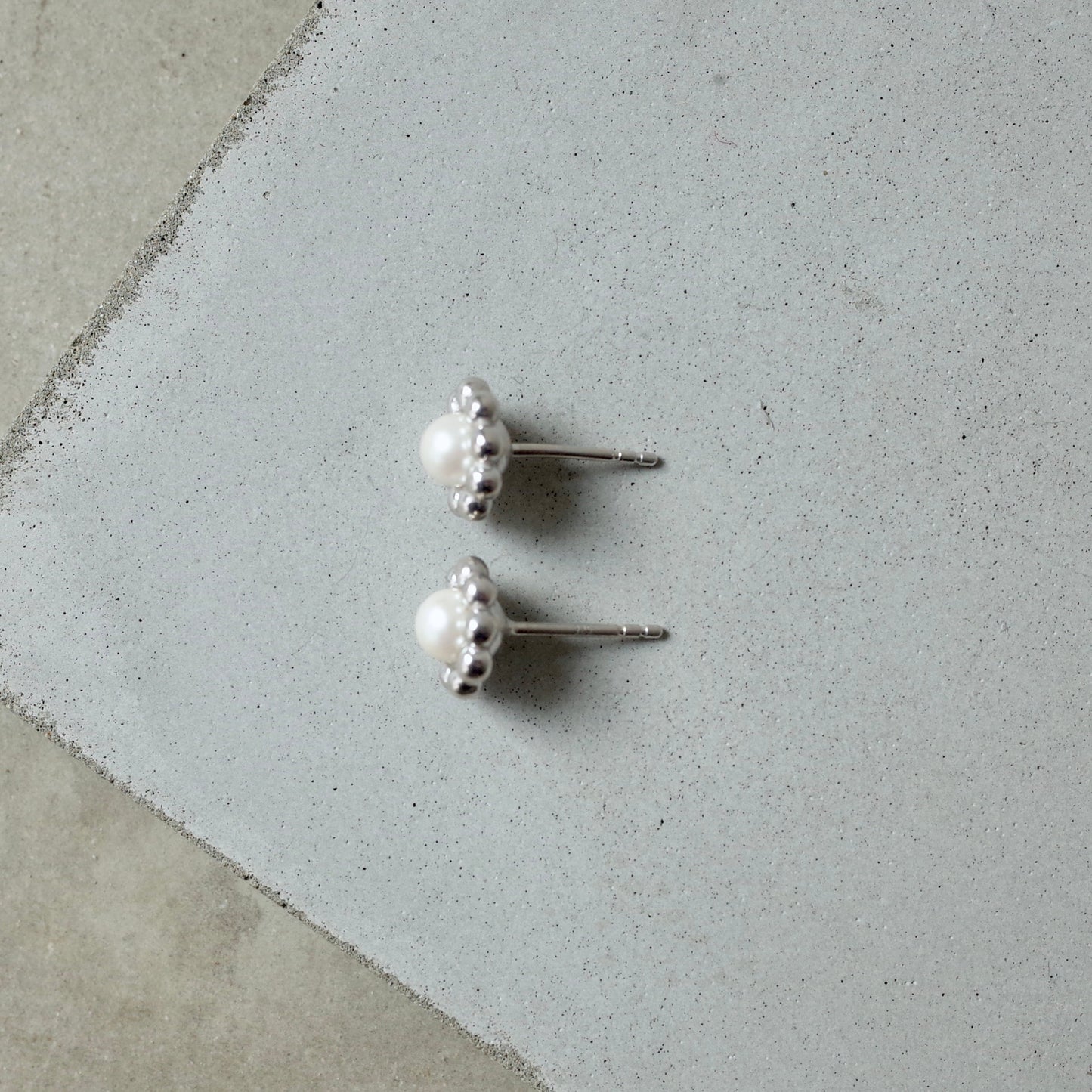 Flower Pearl Pierce