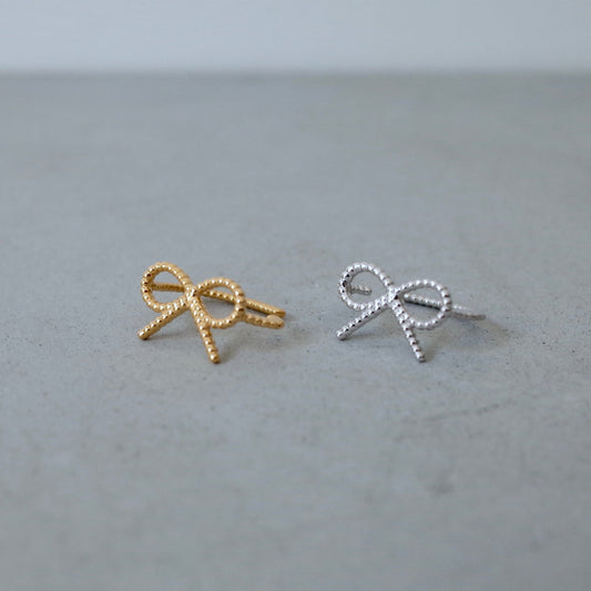 Ball Ribbon Ear Cuff