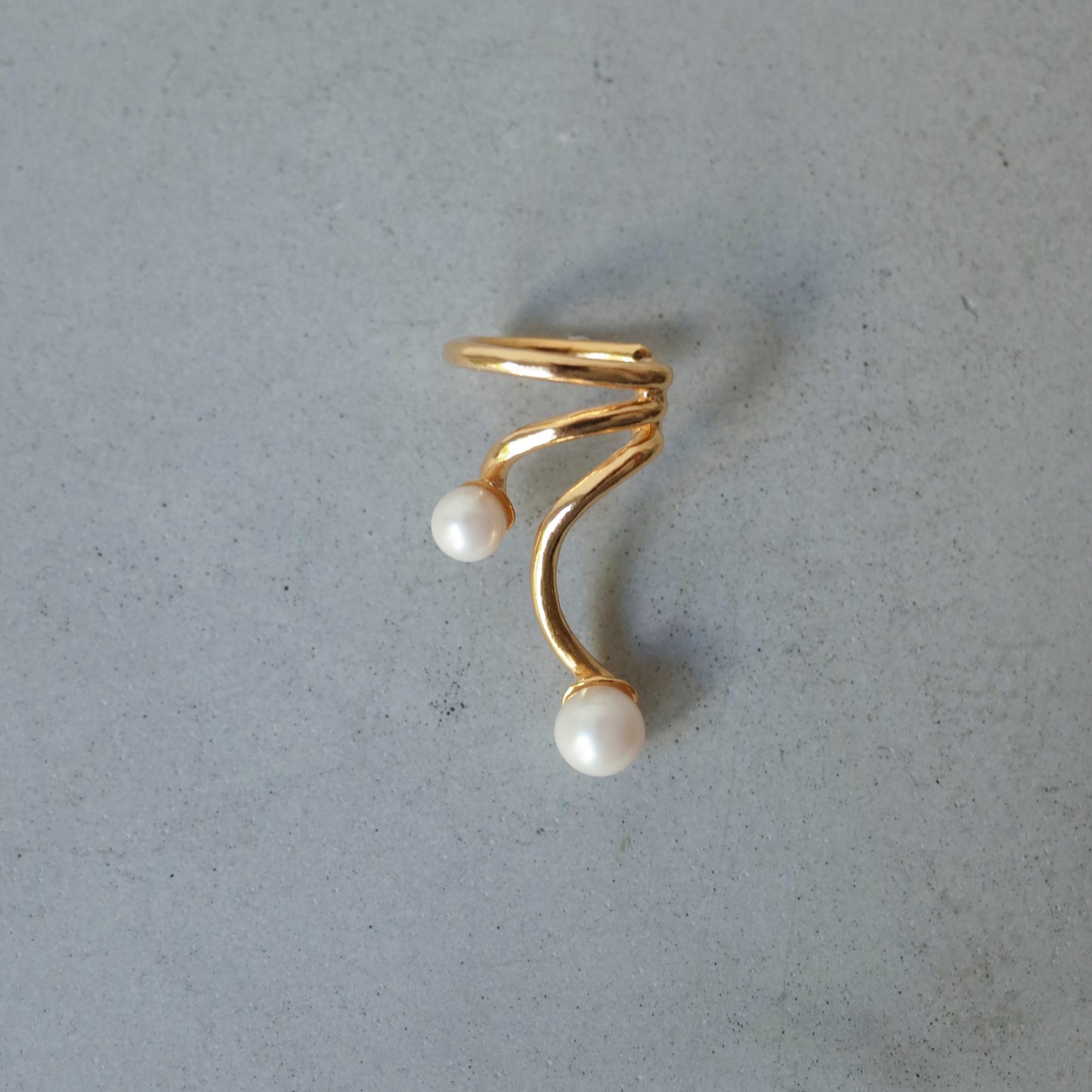 Ripple Pearl Ear Cuff