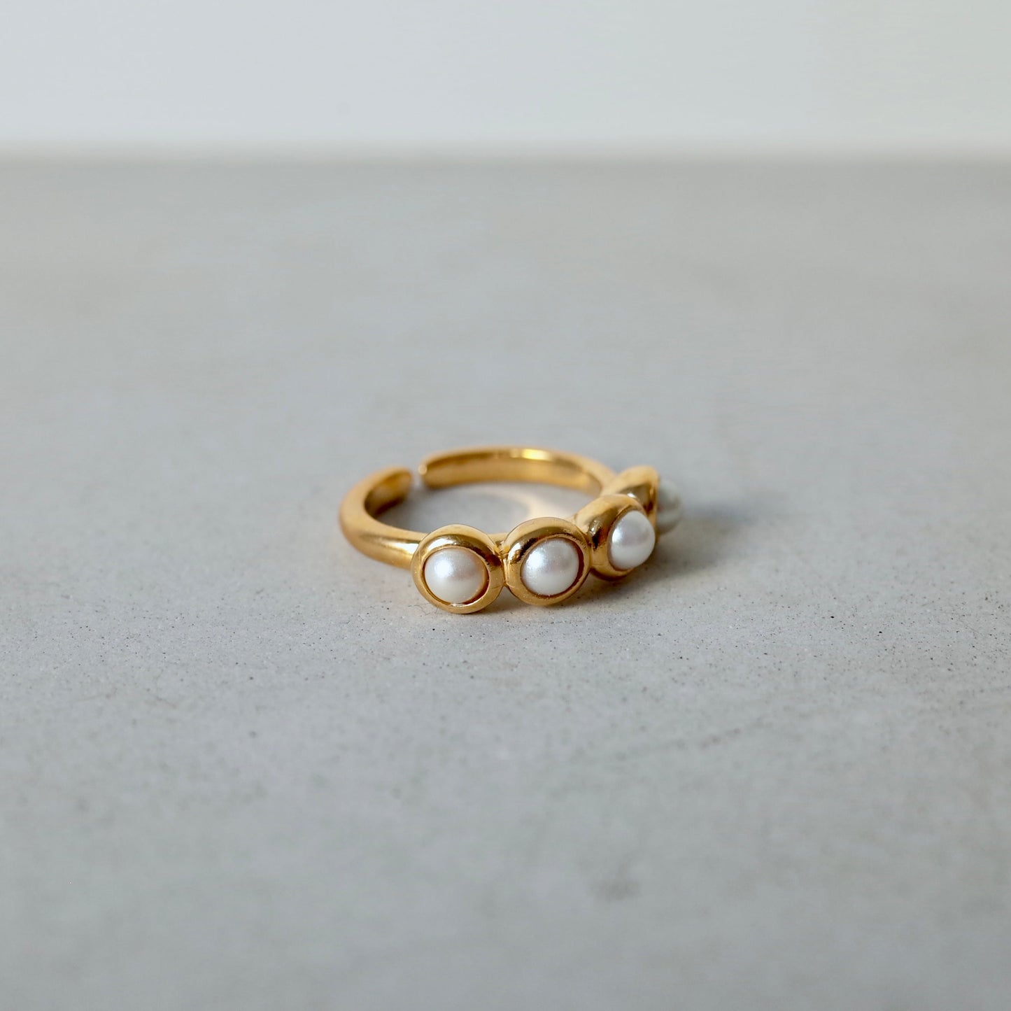 Telescope Pearl Ring