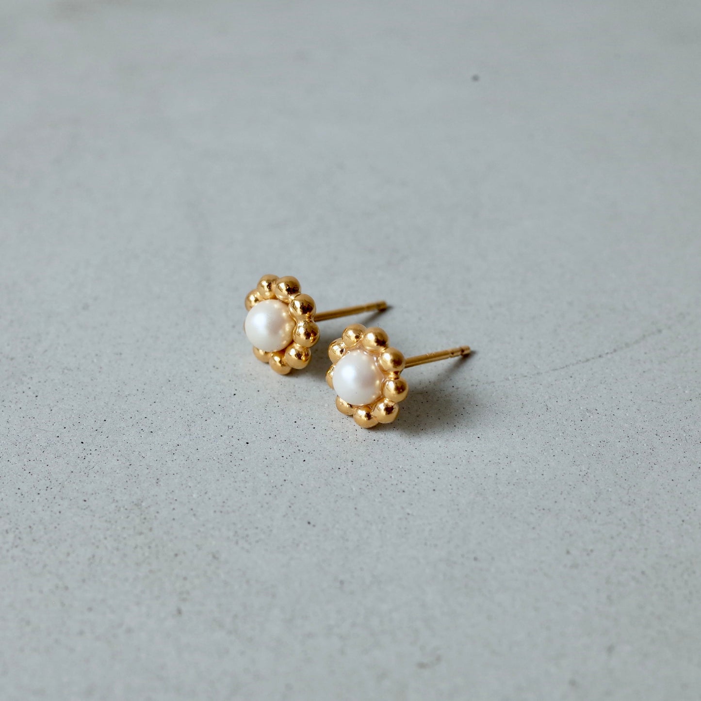 Flower Pearl Pierce
