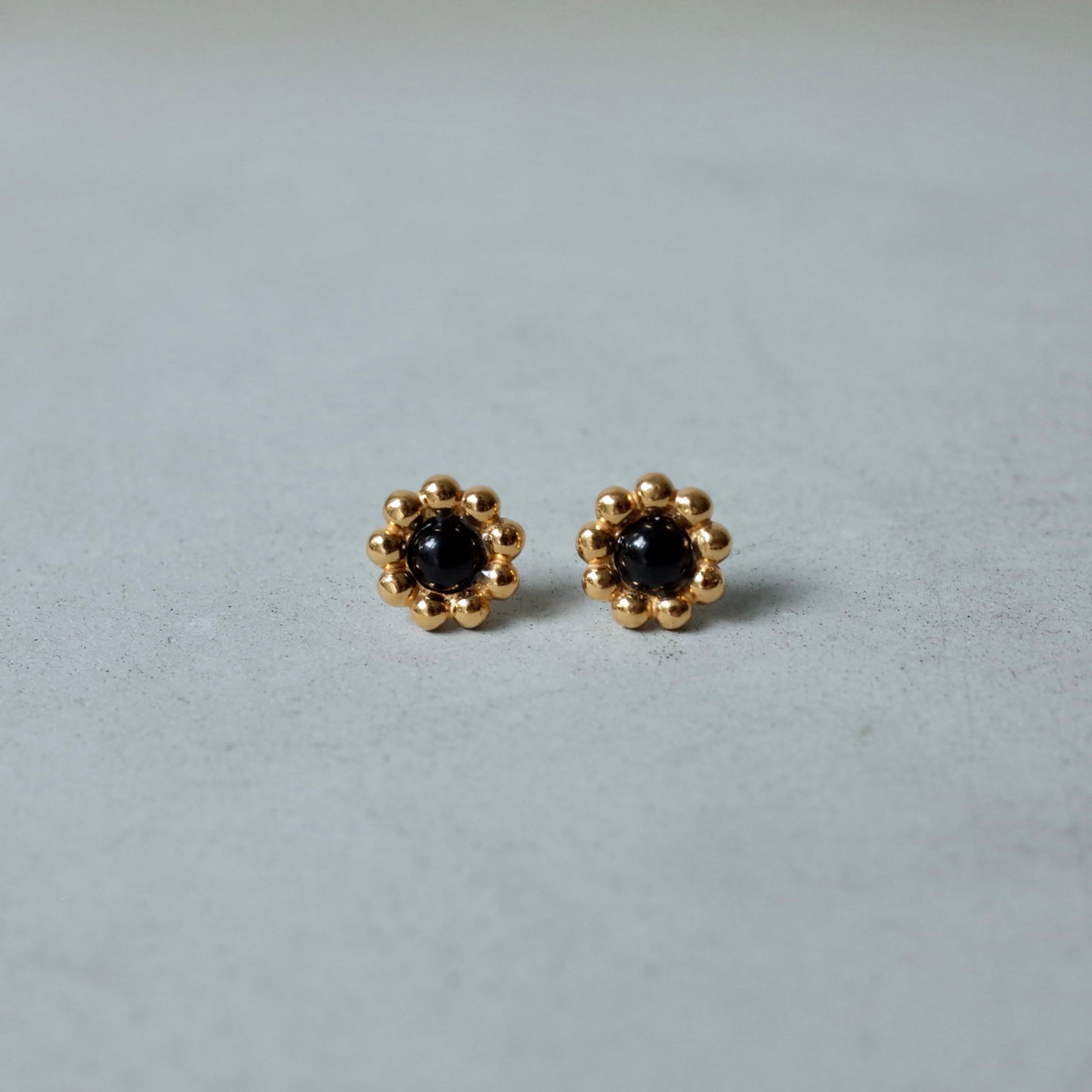 Flower Onyx Pierce