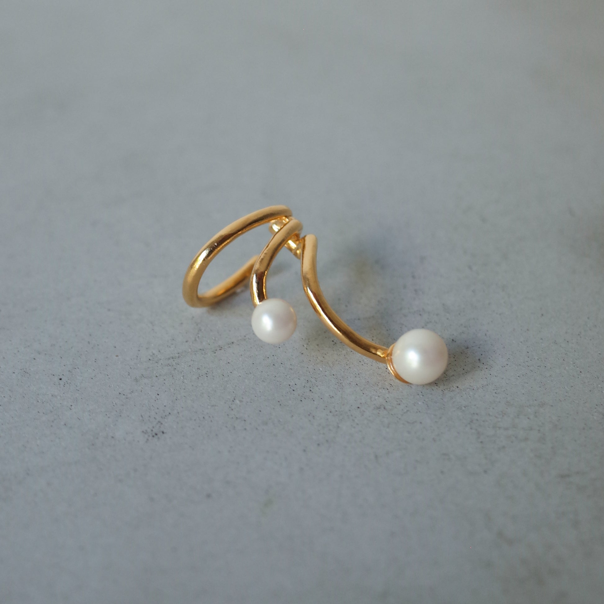 Ripple Pearl Ear Cuff
