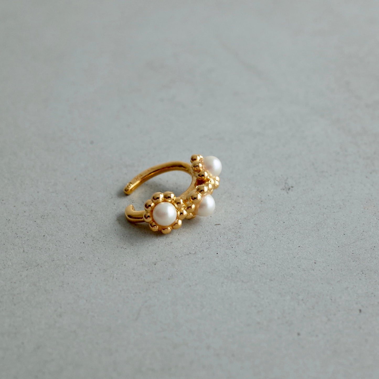 Three Flower Pearl Ear Cuff