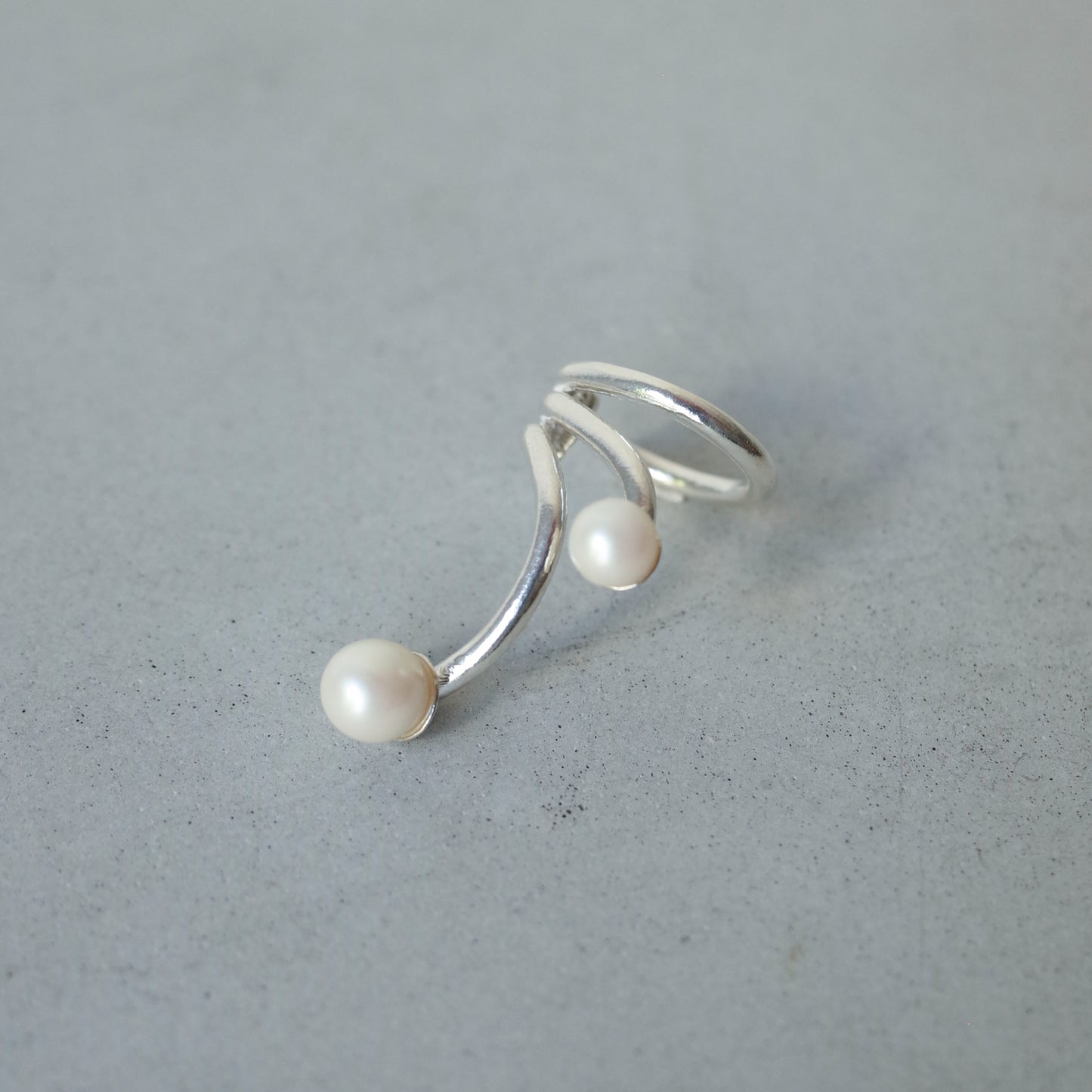 Ripple Pearl Ear Cuff