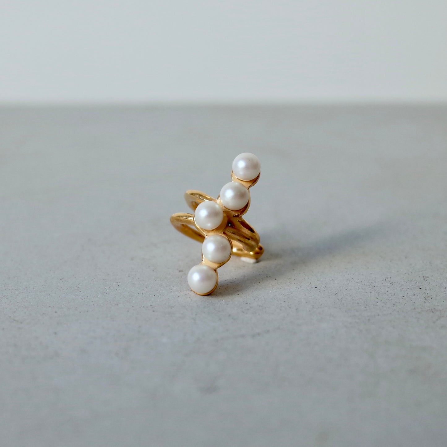 Wavy Pearl Ear Cuff