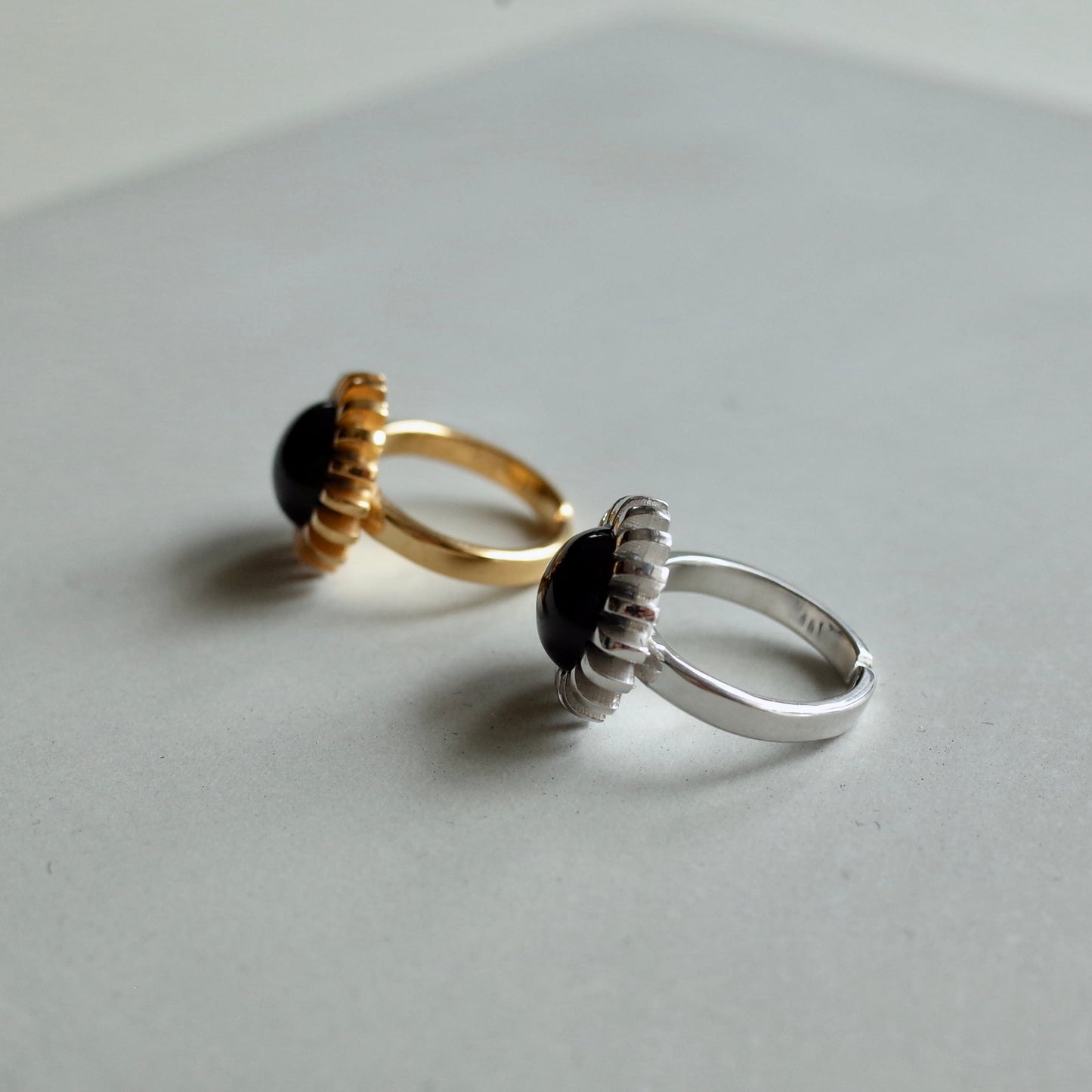 Flower Onyx Ring