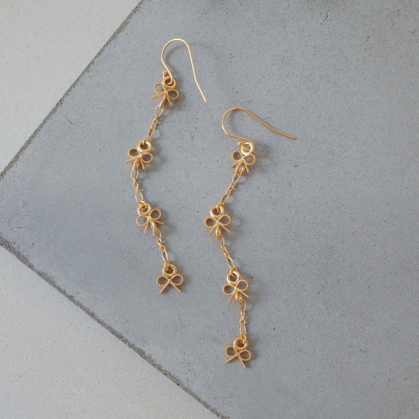Ribbon Chain Pierce