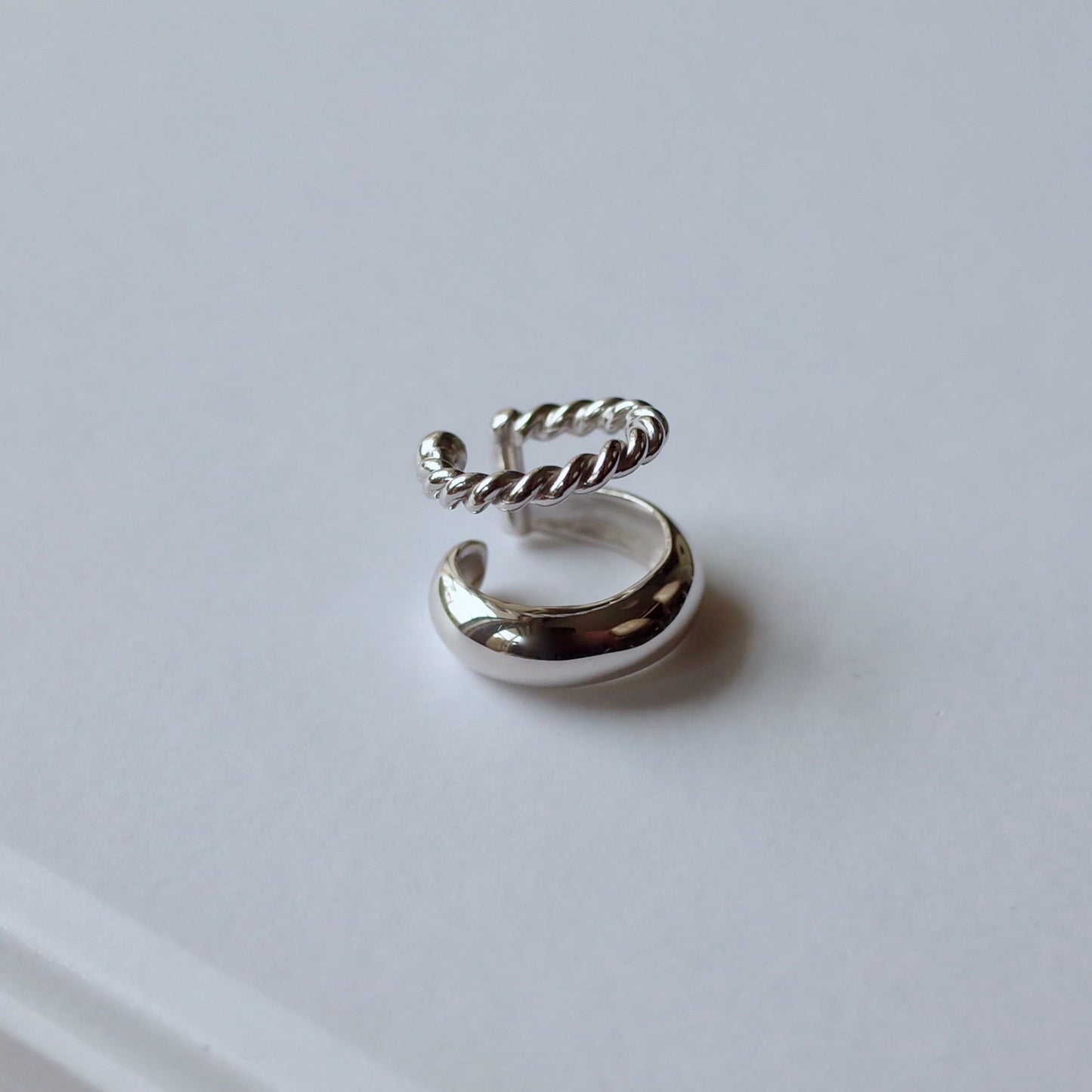 Twist&Round Ear Cuff