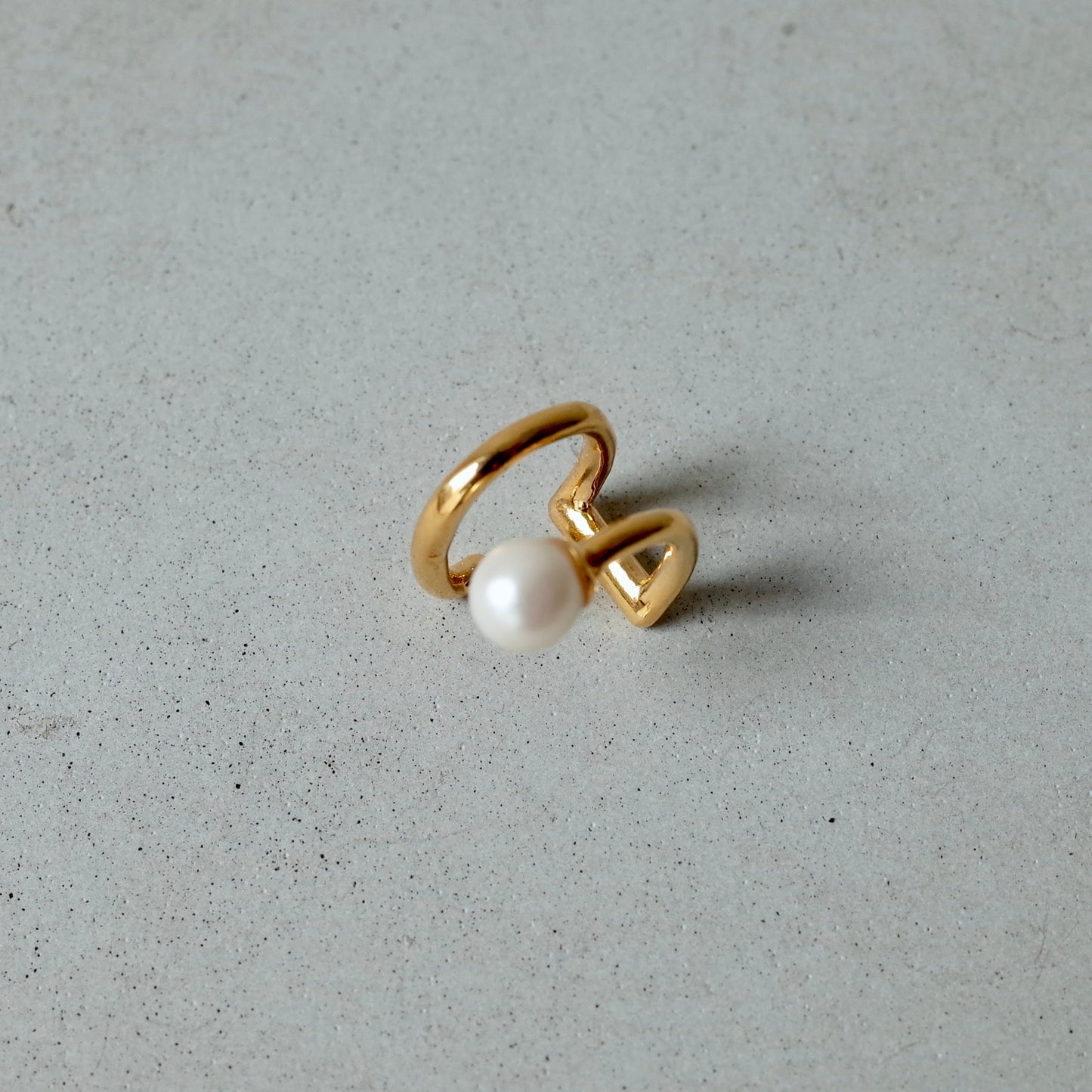 Earlobe Pearl Ear Cuff (Double)
