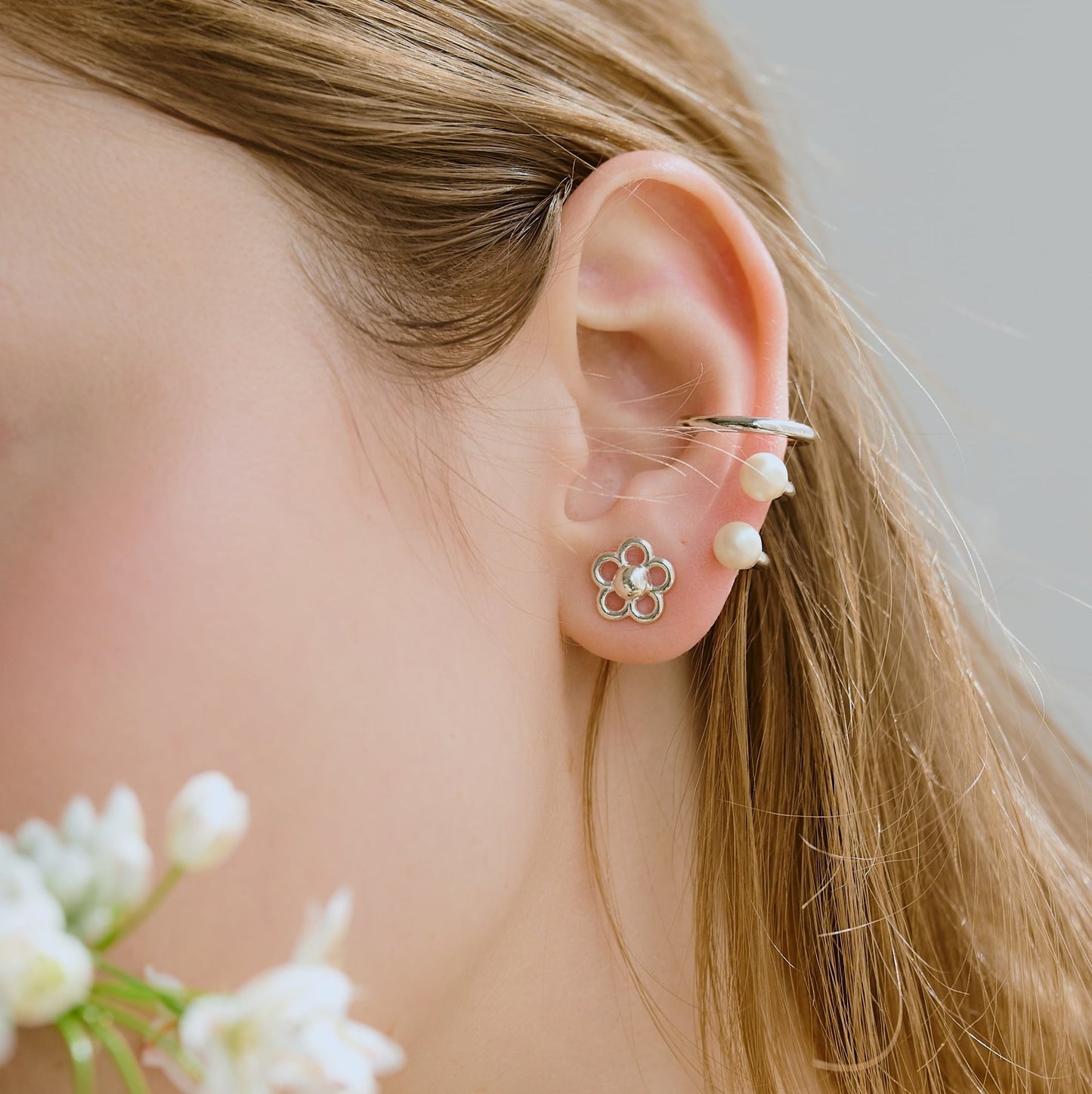 Openwork Flower Pierce